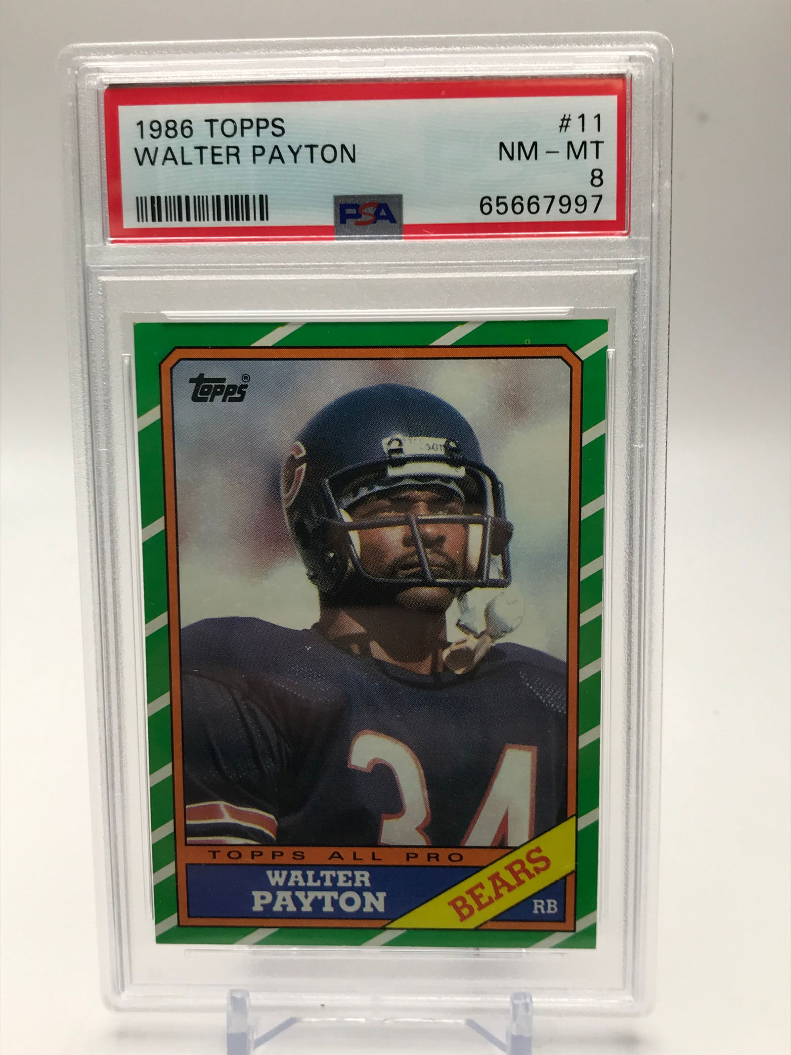 1986 TOPPS NO.11 WALTER PAYTON PSA GRADED 8 (1 of 1)