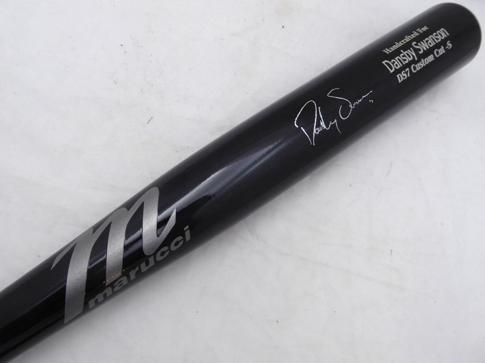 DANSBY SWANSON SIGNED MARUCCI BASEBALL BAT (BECKETT COA) (1 of 3)