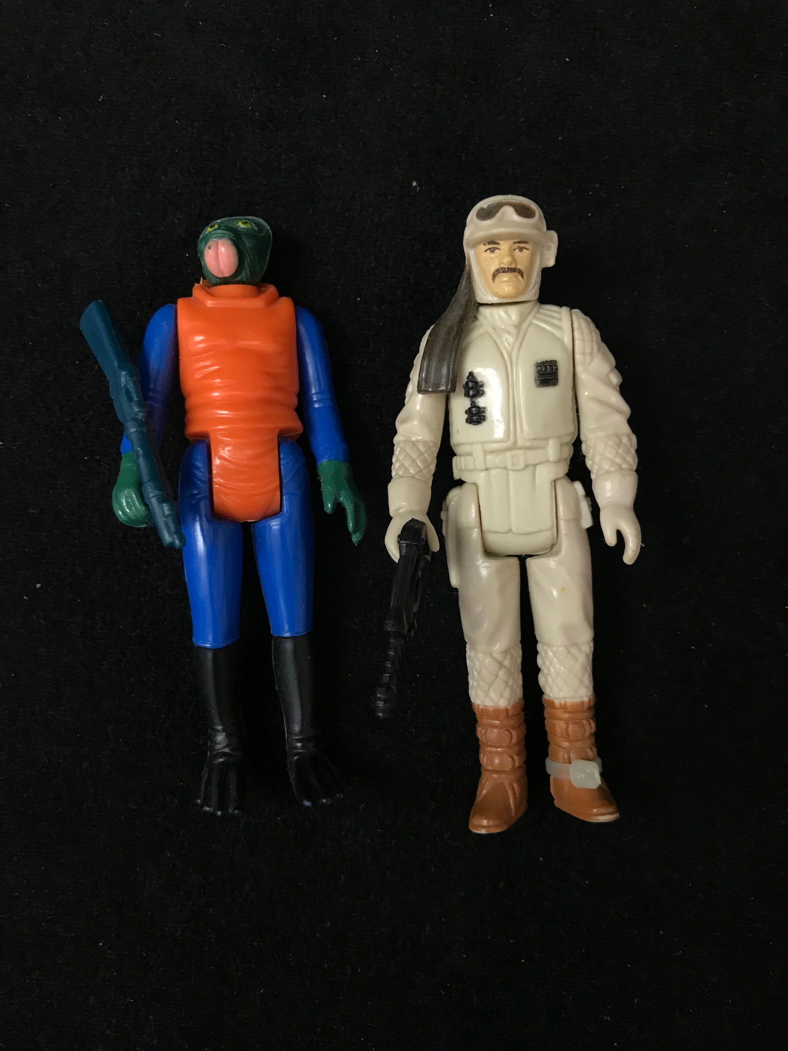 VINTAGE STAR WARS ACTION FIGURE LOT WITH WEAPONS: Prices are in Canadian dollars