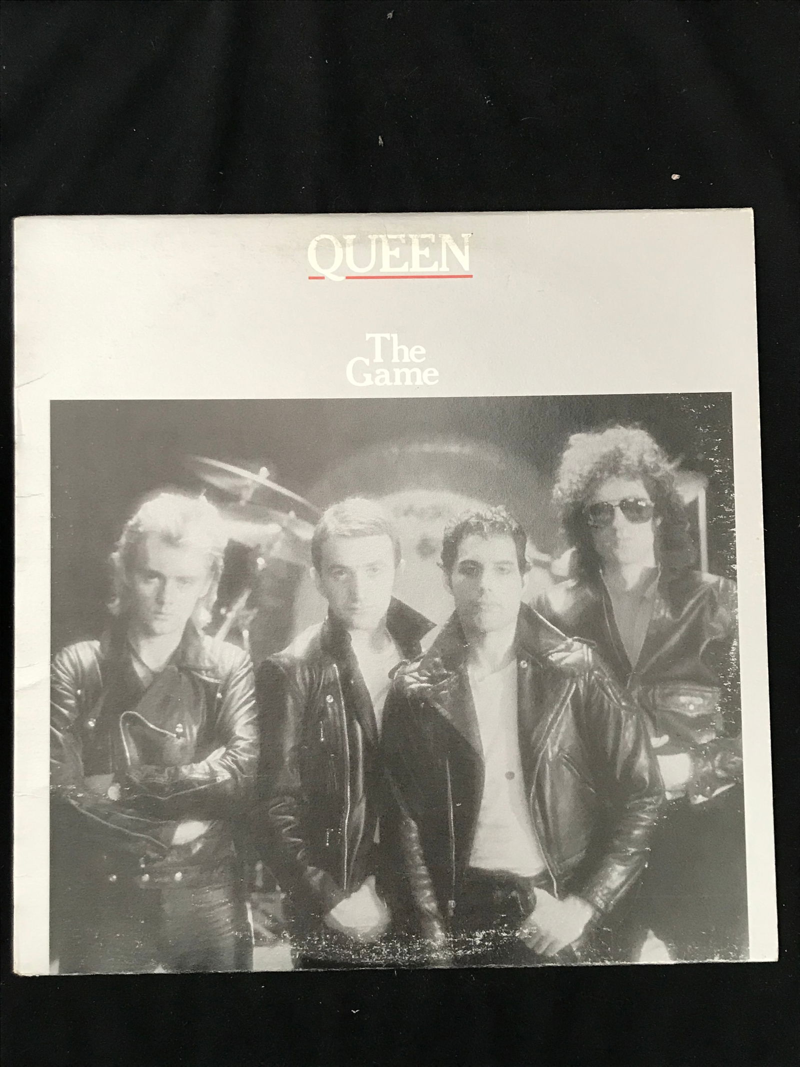VINYL RECORD QUEEN GOOD CONDITION (1 of 1)
