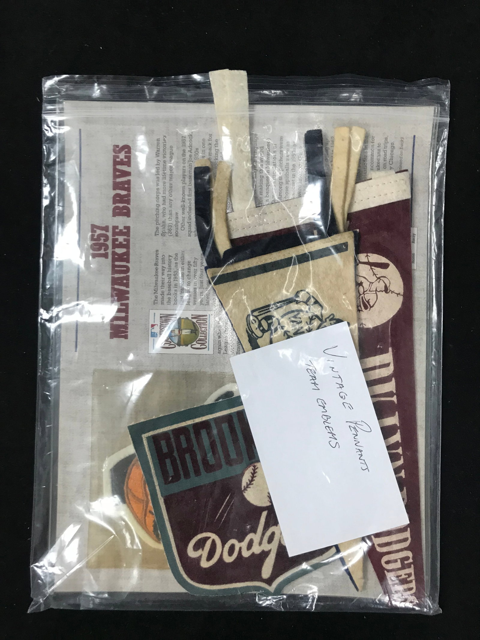 LOT OF VINTAGE BROOKLY DODGERS PENNANTS LOT: Prices are in Canadian dollars