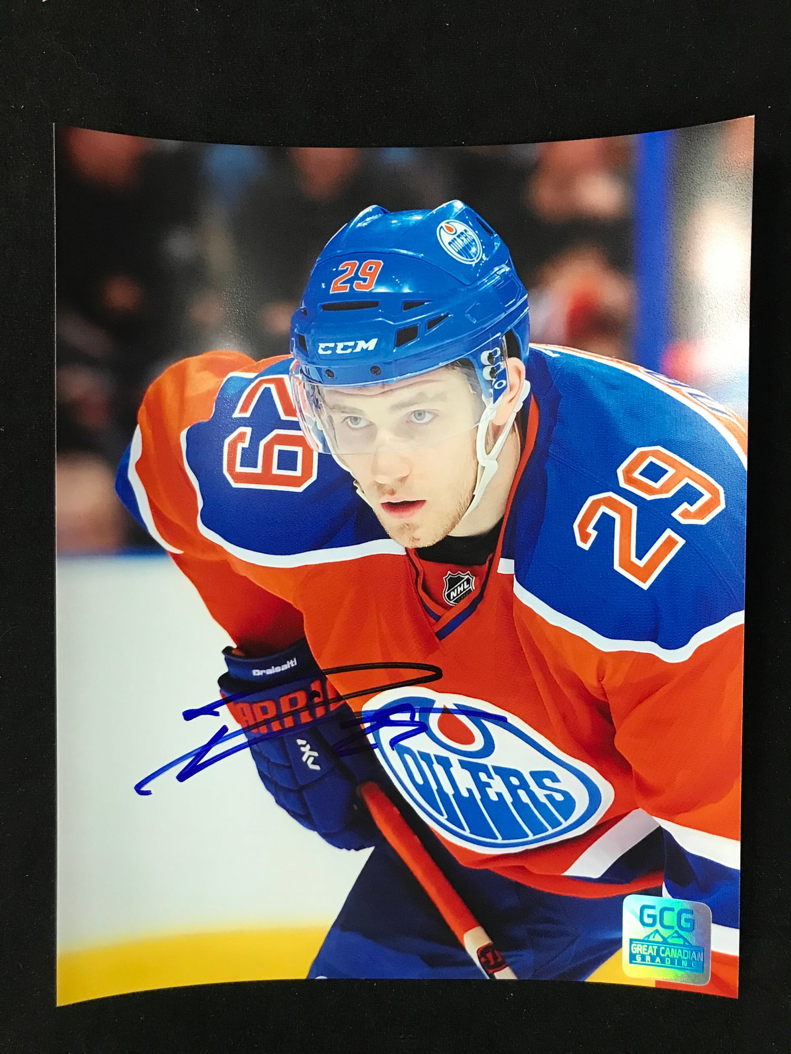 LEON DRAISAITL SIGNED EDMONTON OILERS 8 X 10 (GCG HOLO): Prices are in Canadian dollars