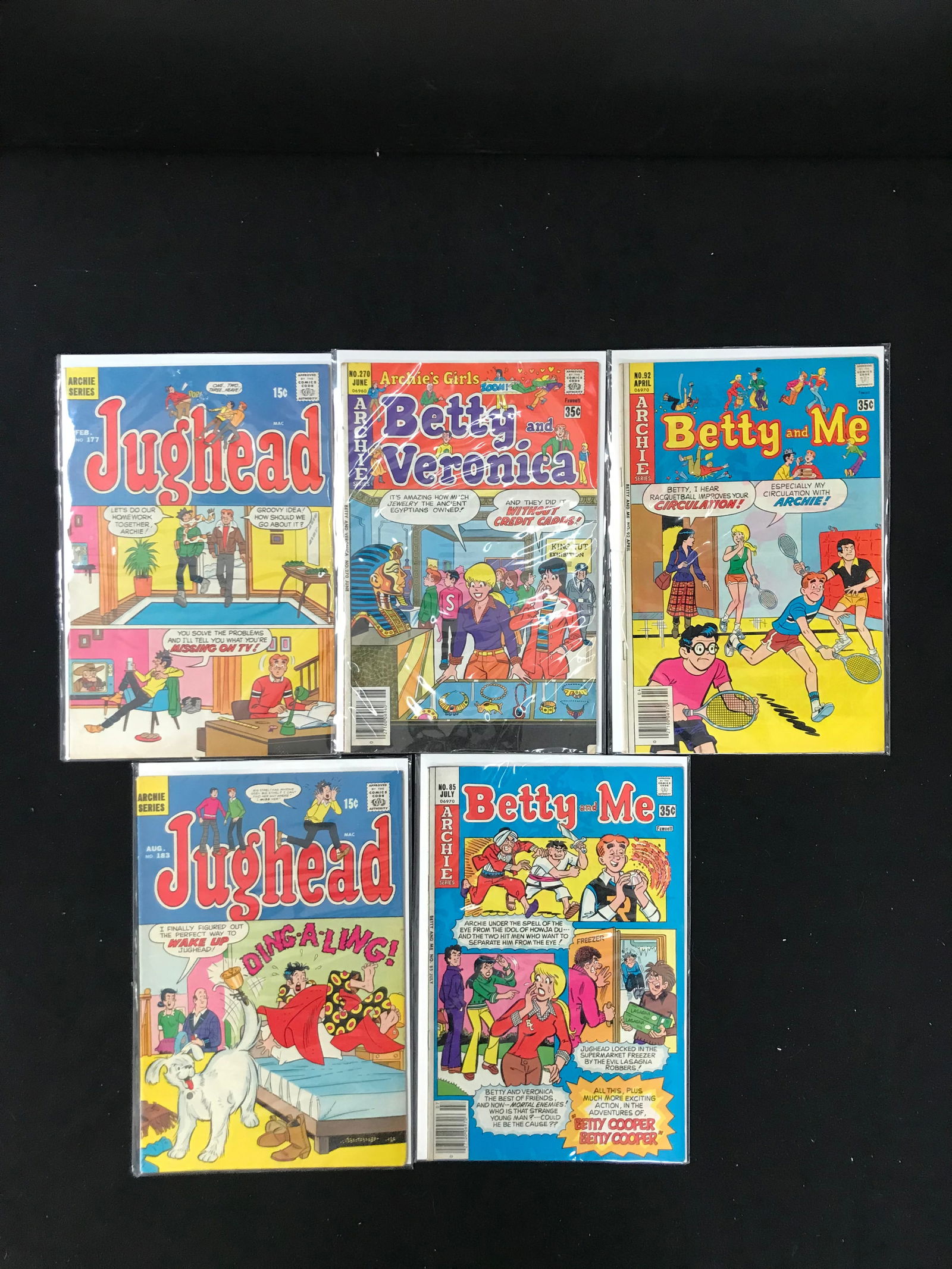 ARCHIE COMIC BOOK LOT (1 of 1)
