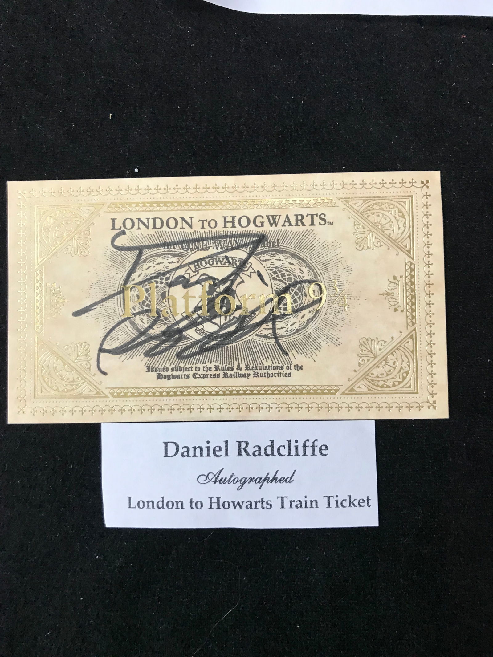DANIEL RADCLIFFE AUTOGRAPHED PICTURE AND TRAIN TICKET JSA/RA COA (1 of 3)