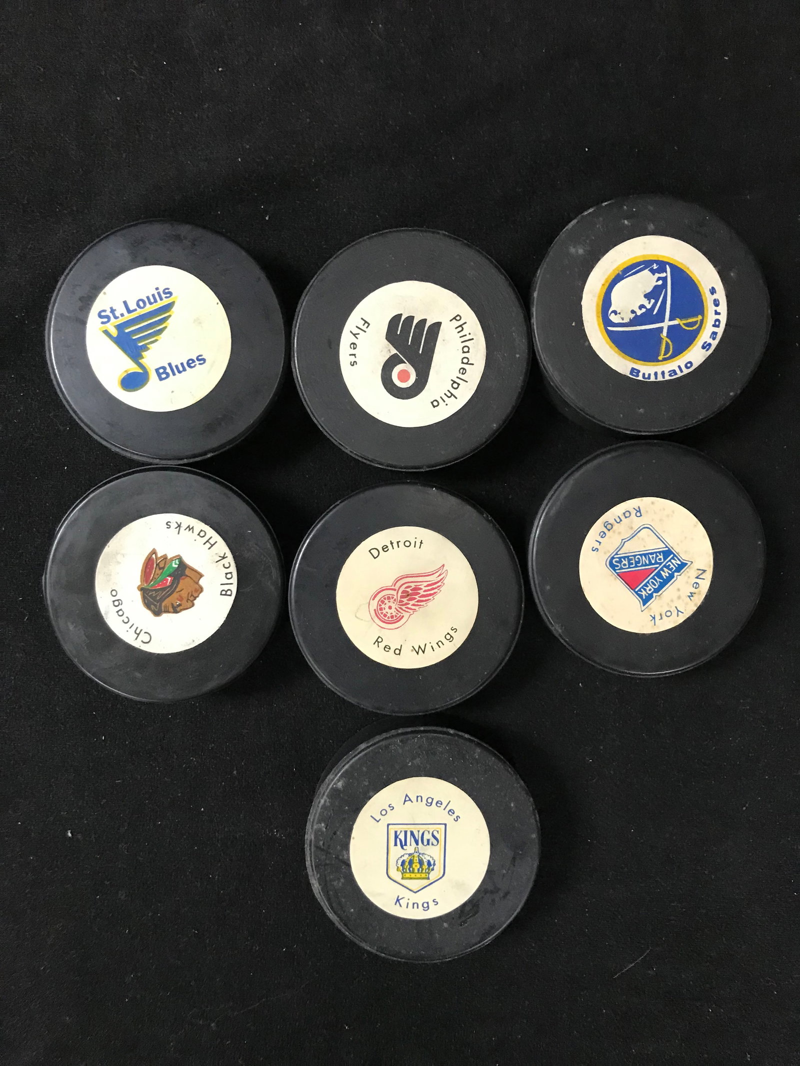 VINTAGE NHL HOCKEY PUCK LOT: Prices are in Canadian dollars