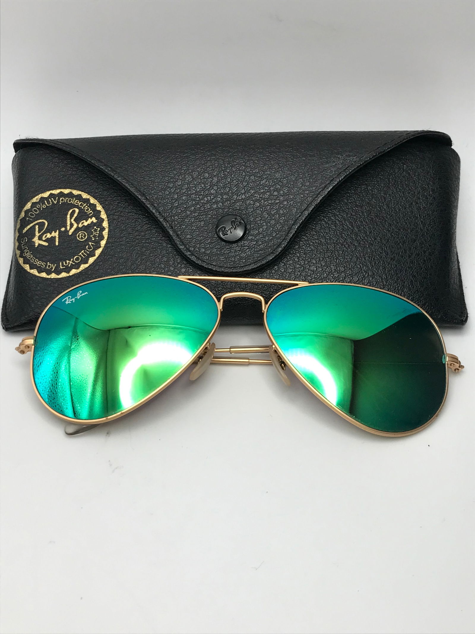 LIKE NEW RAY BAN SUNGLASSES WITH CASE (1 of 1)