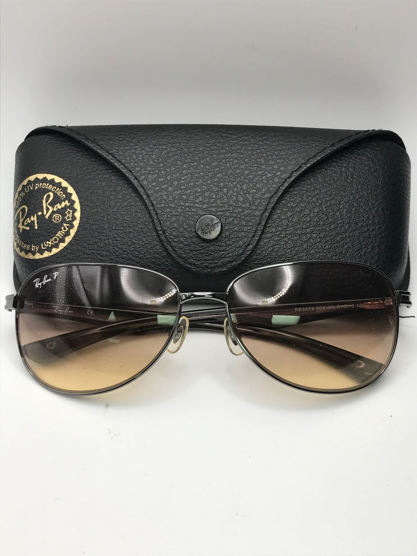 LIKE NEW RAY BAN SUNGLASSES WITH CASE (1 of 1)