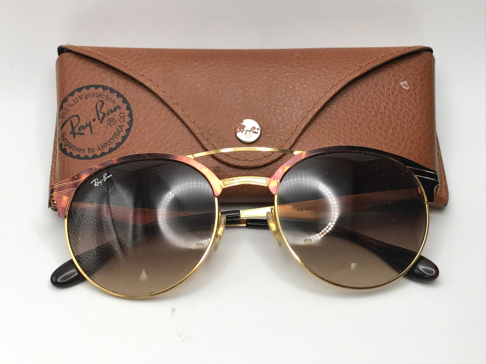 LIKE NEW RAY BAN SUNGLASSES WITH CASE (1 of 1)