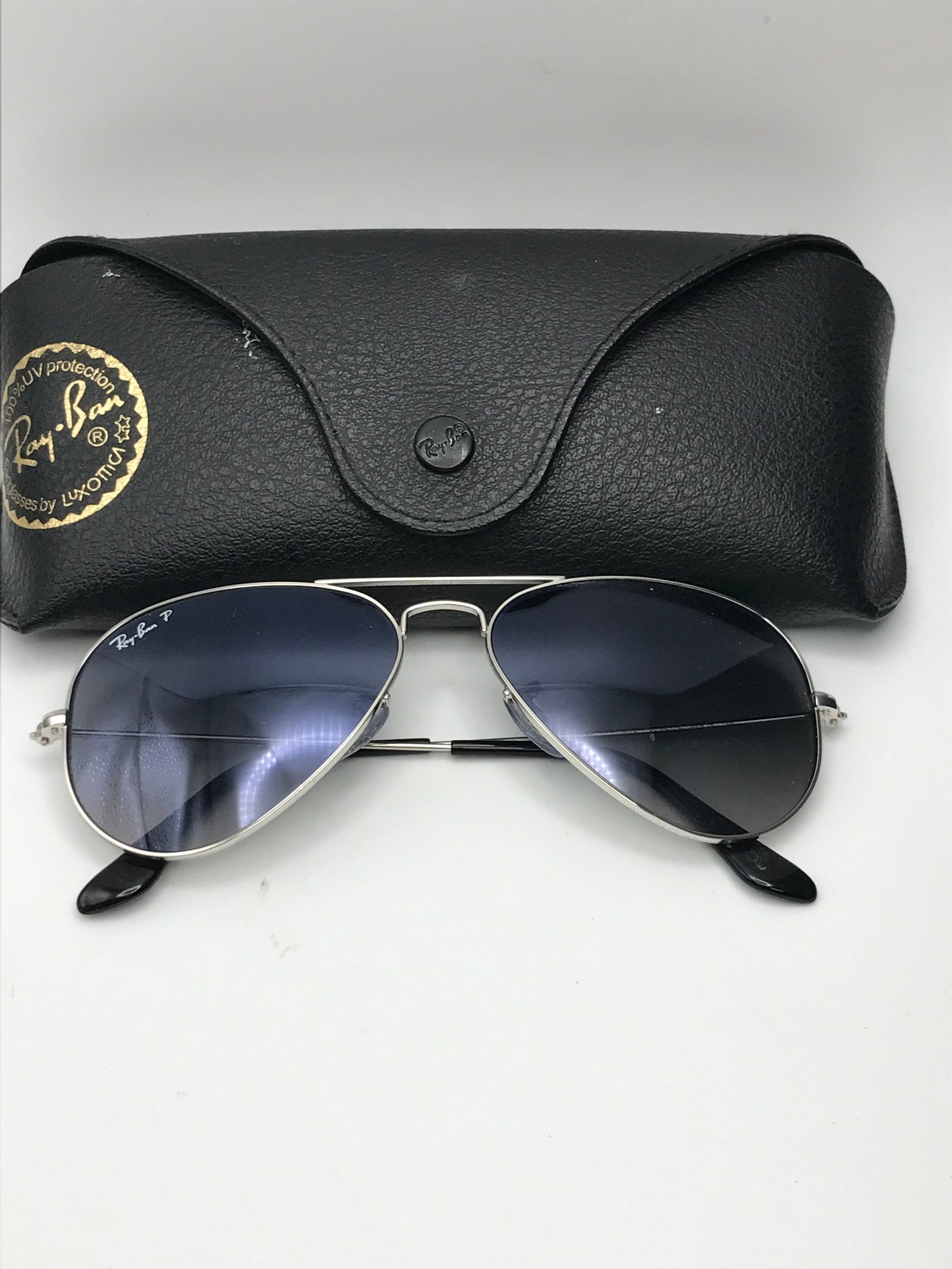 LIKE NEW RAY BAN SUNGLASSES WITH CASE (1 of 1)