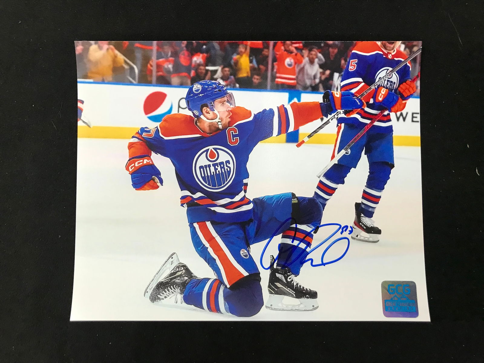 CONNOR MCDAVID SIGNED 8X10 PHOTO GCG COA (1 of 1)