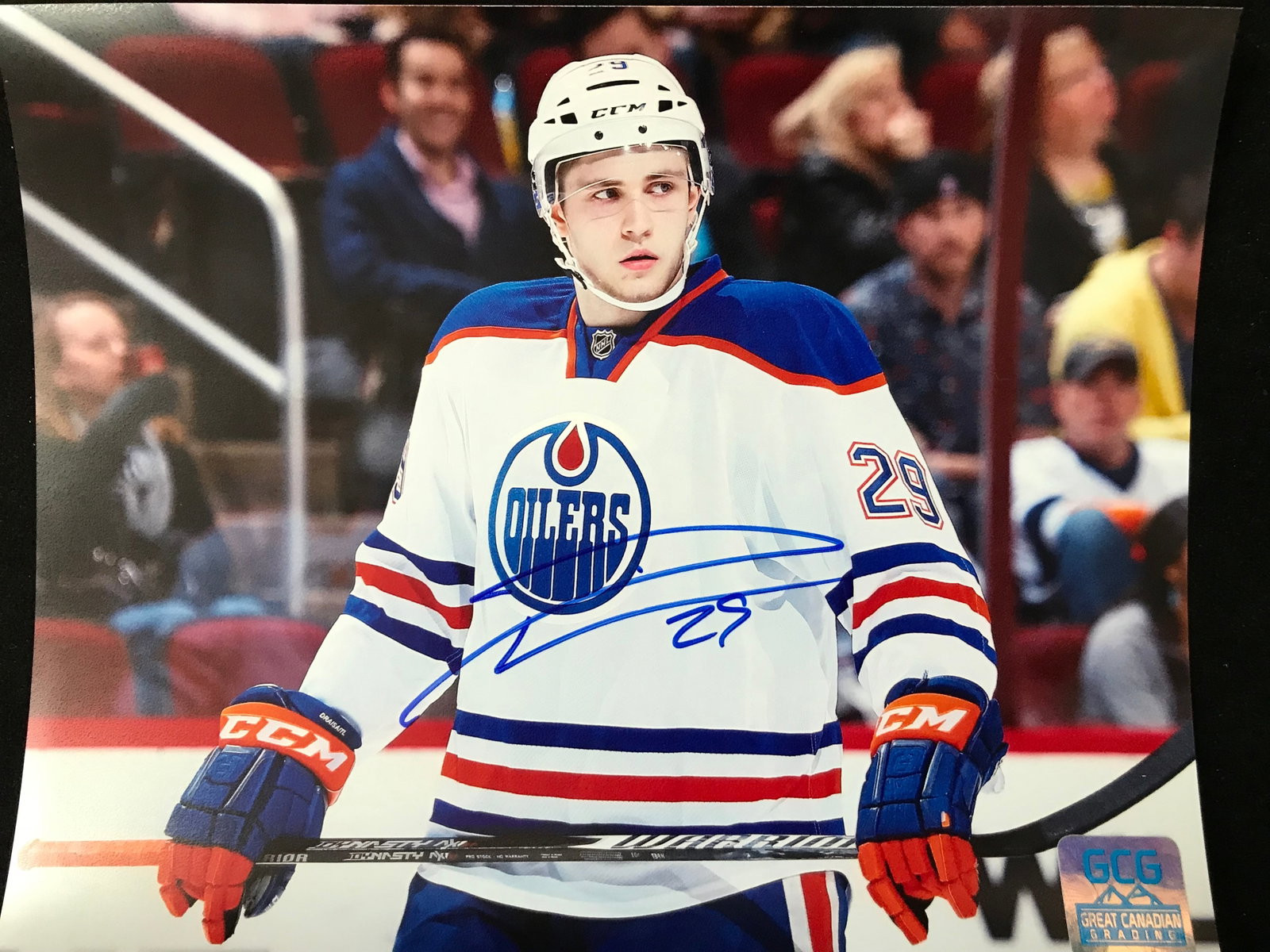 LEON DRAISAITL SIGNED EDMONTON OILERS 8 X 10 (GCG HOLO): Prices are in Canadian dollars
