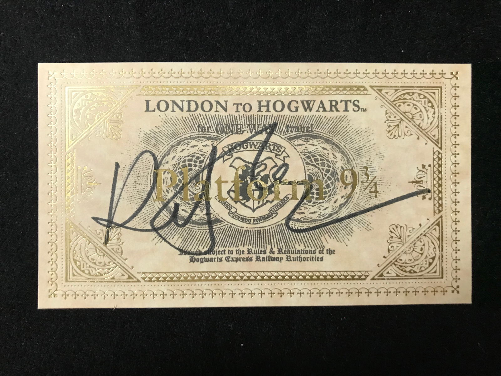 RALPH FIENNES SIGNED  HOGWARTS TRAIN TICKET RA COA (1 of 2)