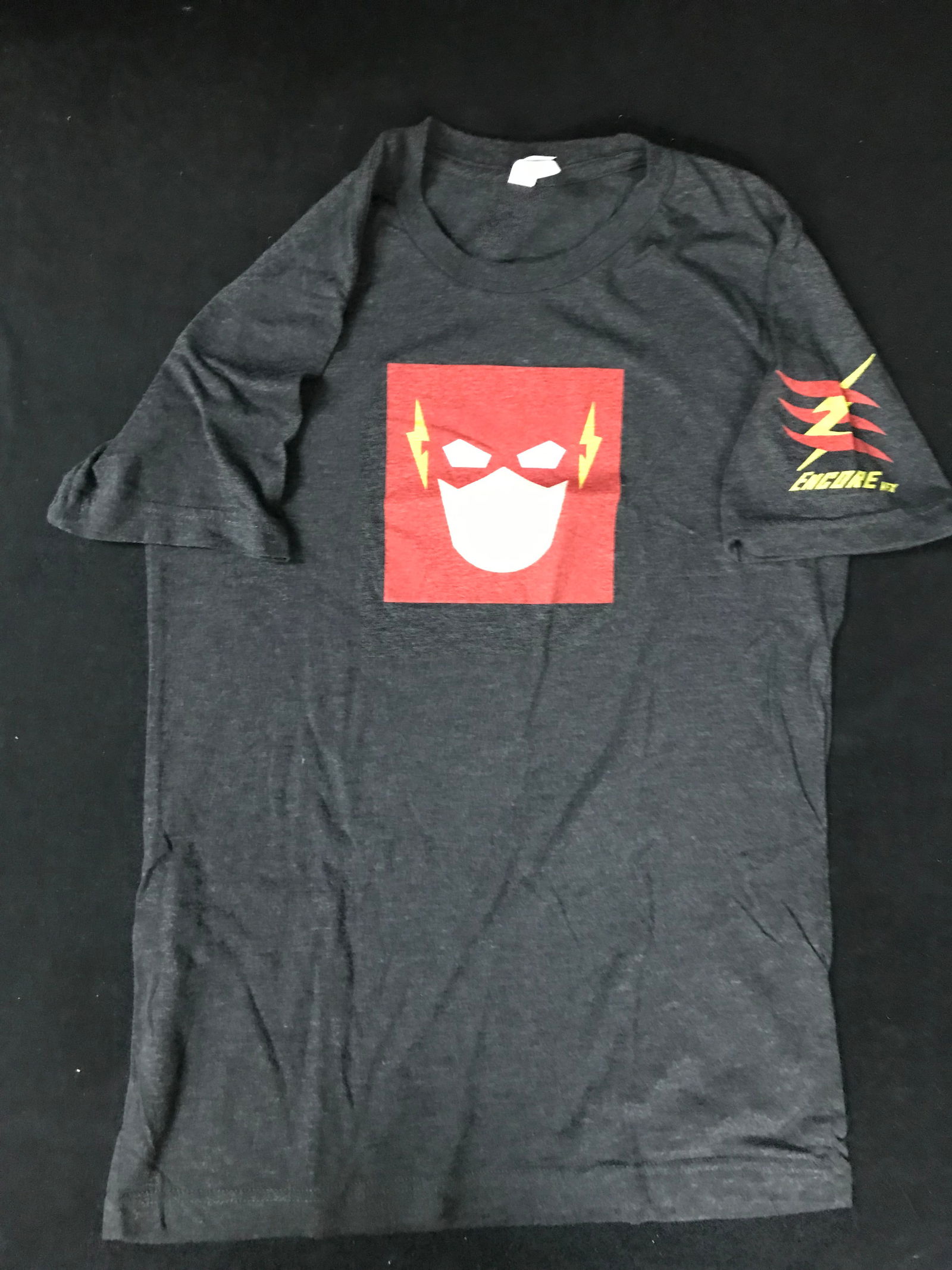 THE FLASH CREW GIFT T SHIRT (1 of 2)