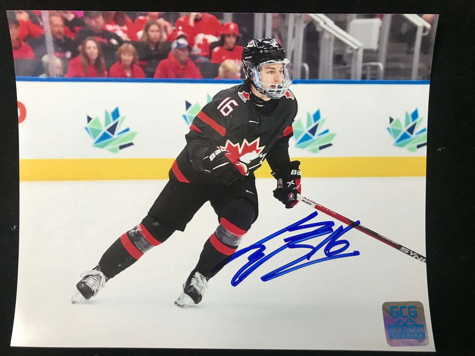 CONNOR BEDARD SIGNED 8X10 PHTOTO GCG COA: Prices are in Canadian dollars