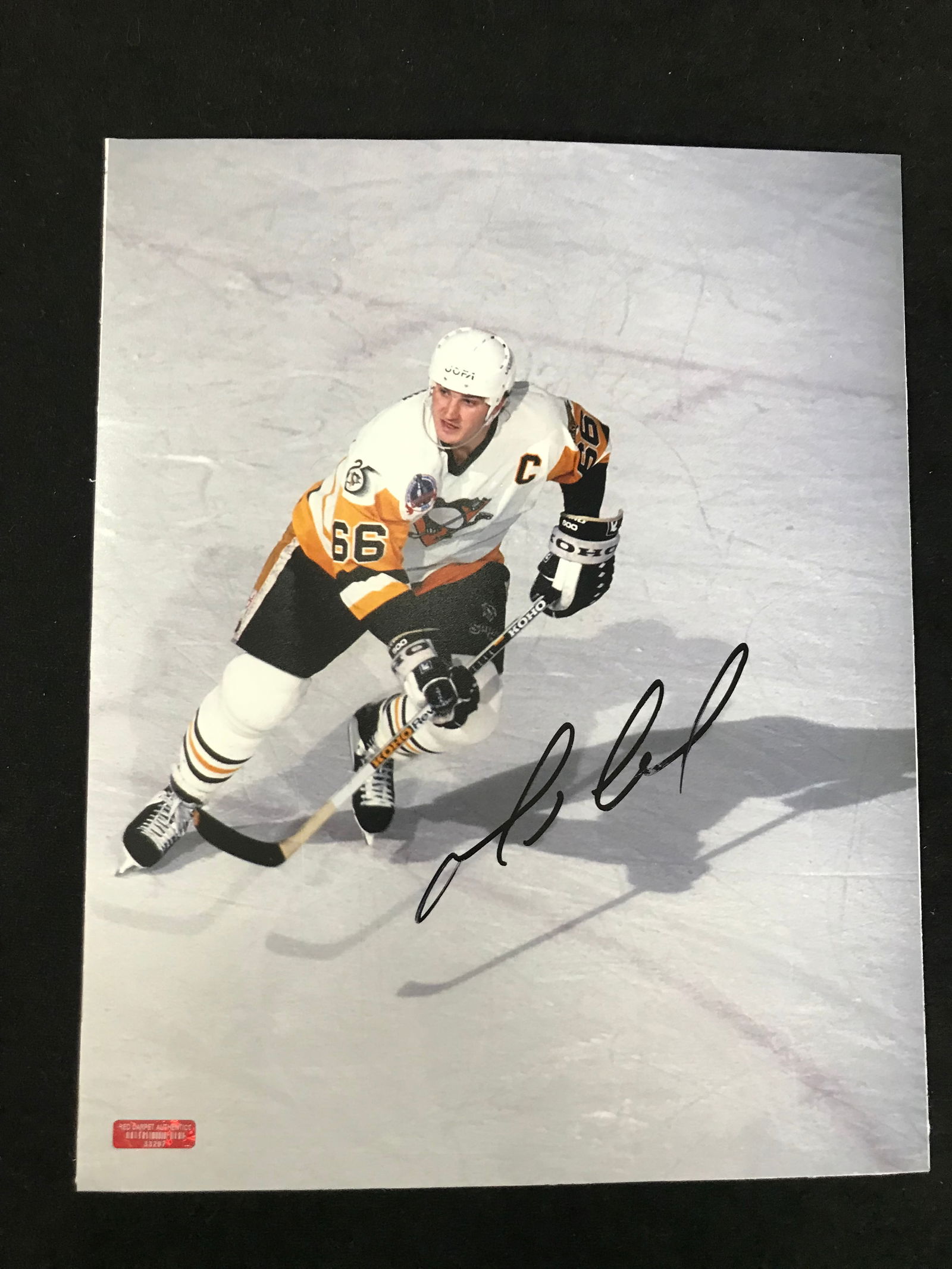 MARIO LEMIEUX SIGNED 8 X 10 (RED CARPET COA) (1 of 2)
