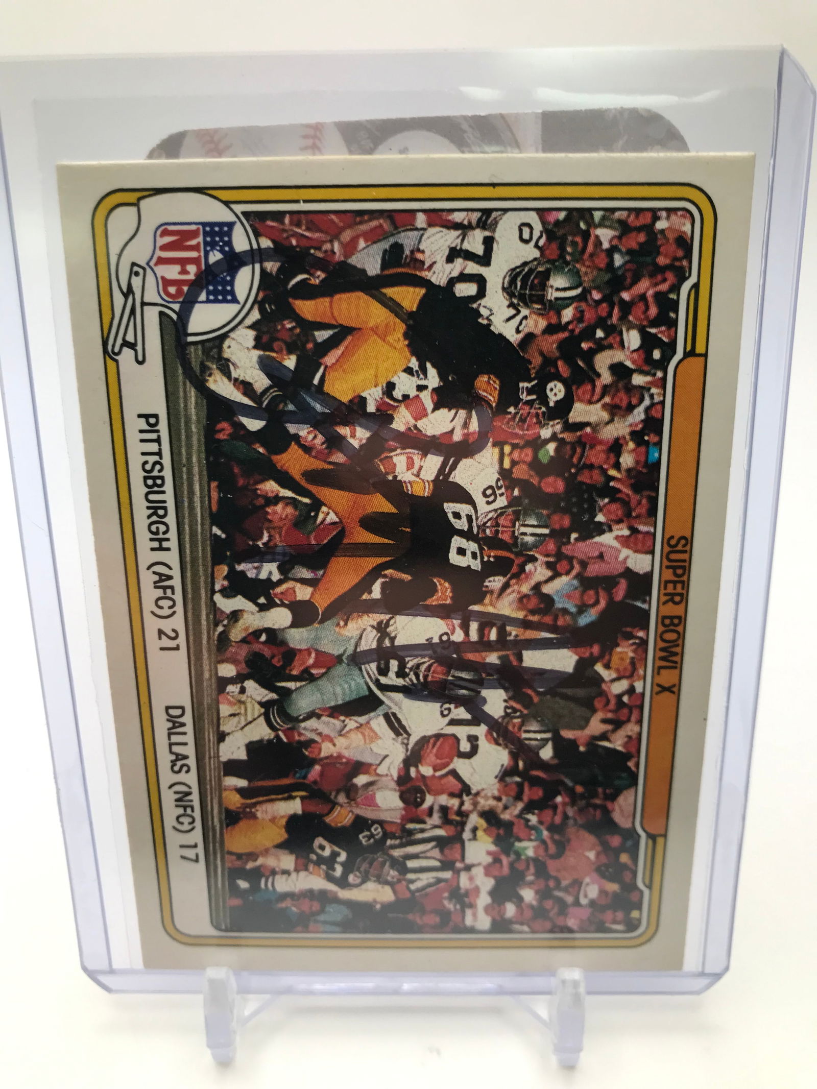 ROGER STAUBACH SIGNED TOPPS TRADING CARD (RED CARPET AUTHENTICS COA) (1 of 2)