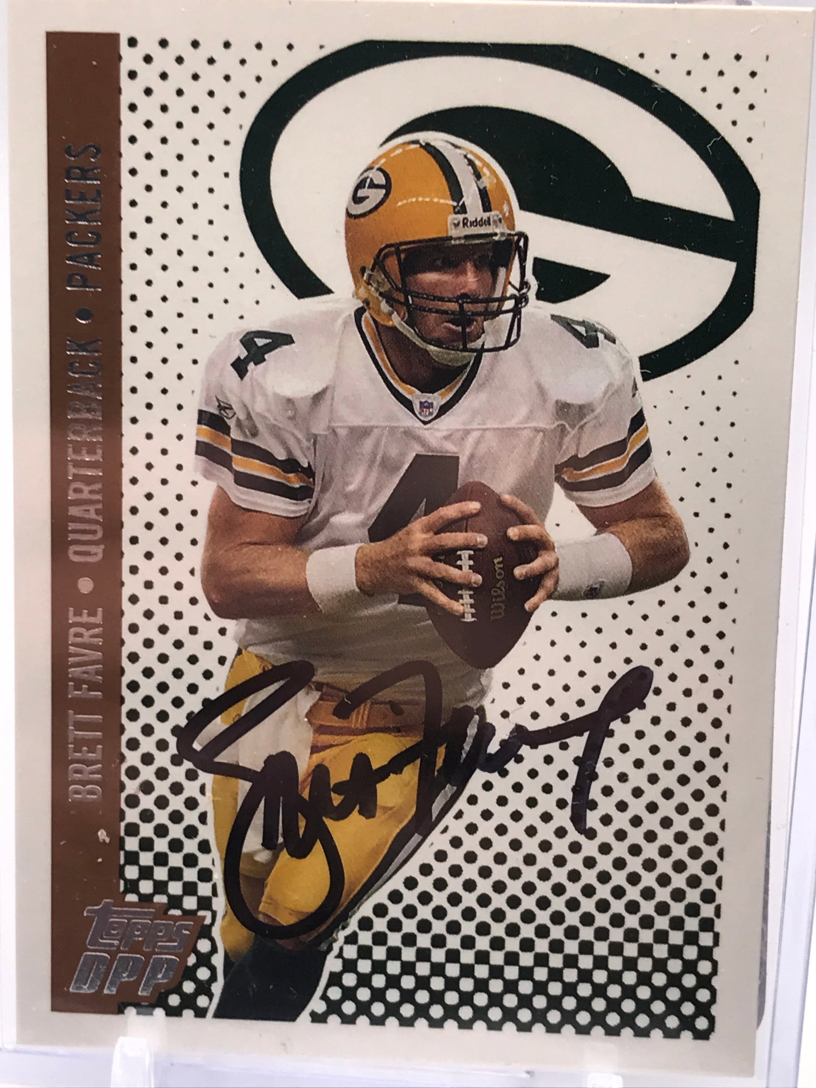 BRETT FAVRE SIGNED TOPPS NFL TRADING CARD (PRO CERT COA) (1 of 2)