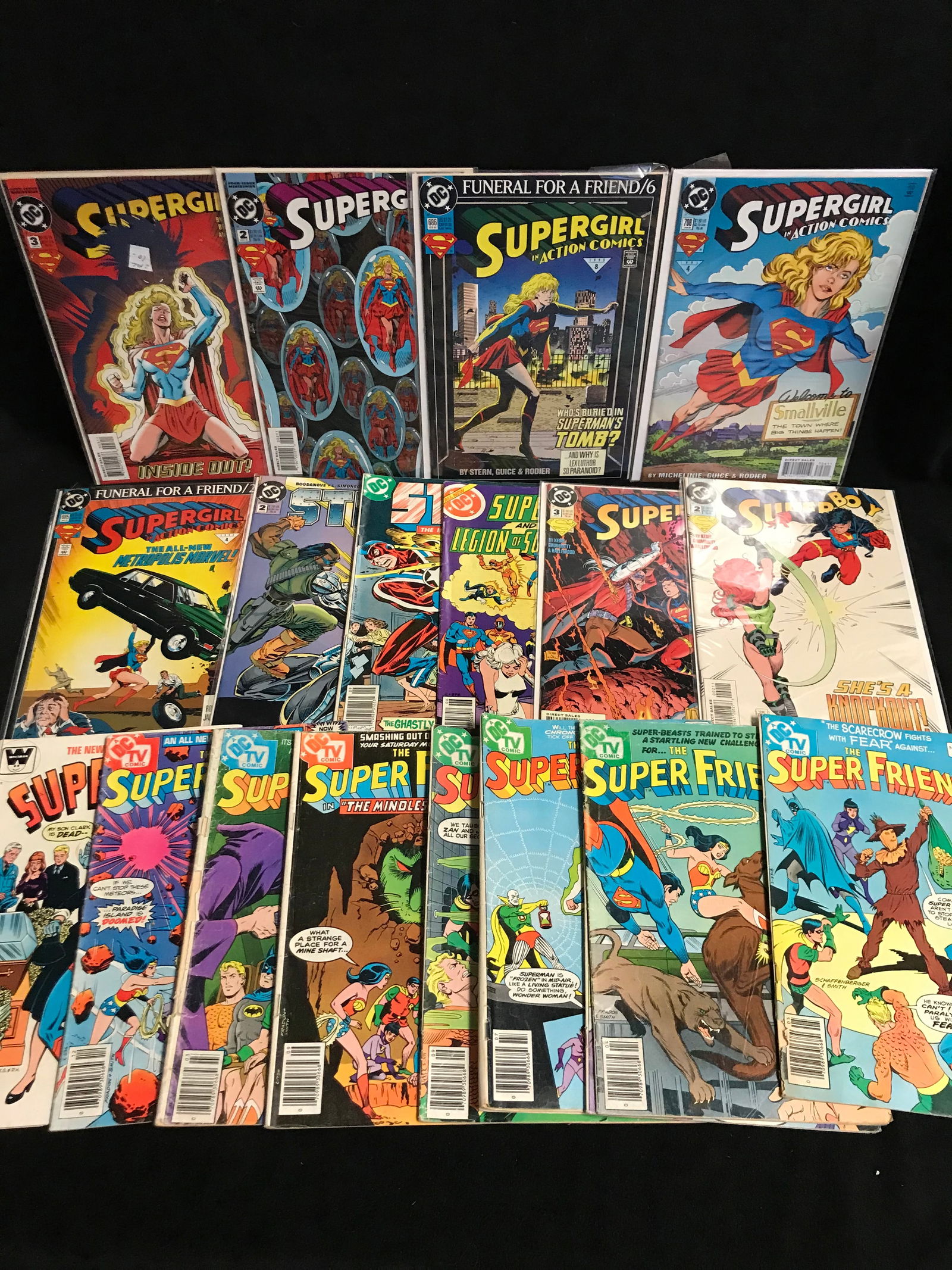 VARIOUS SUPER HERO COMIC BOOKS LOT (1 of 1)