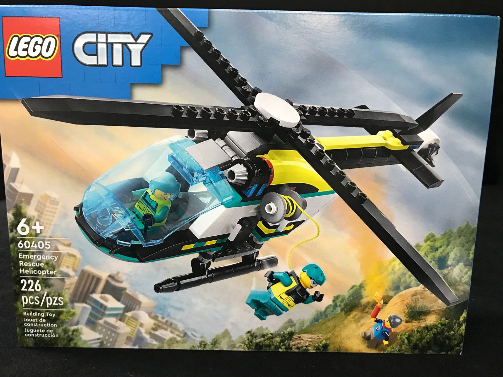 SEALED LEGO 60405 EMERGENCY RESCUE HELICOPTER CITY: Prices are in Canadian dollars