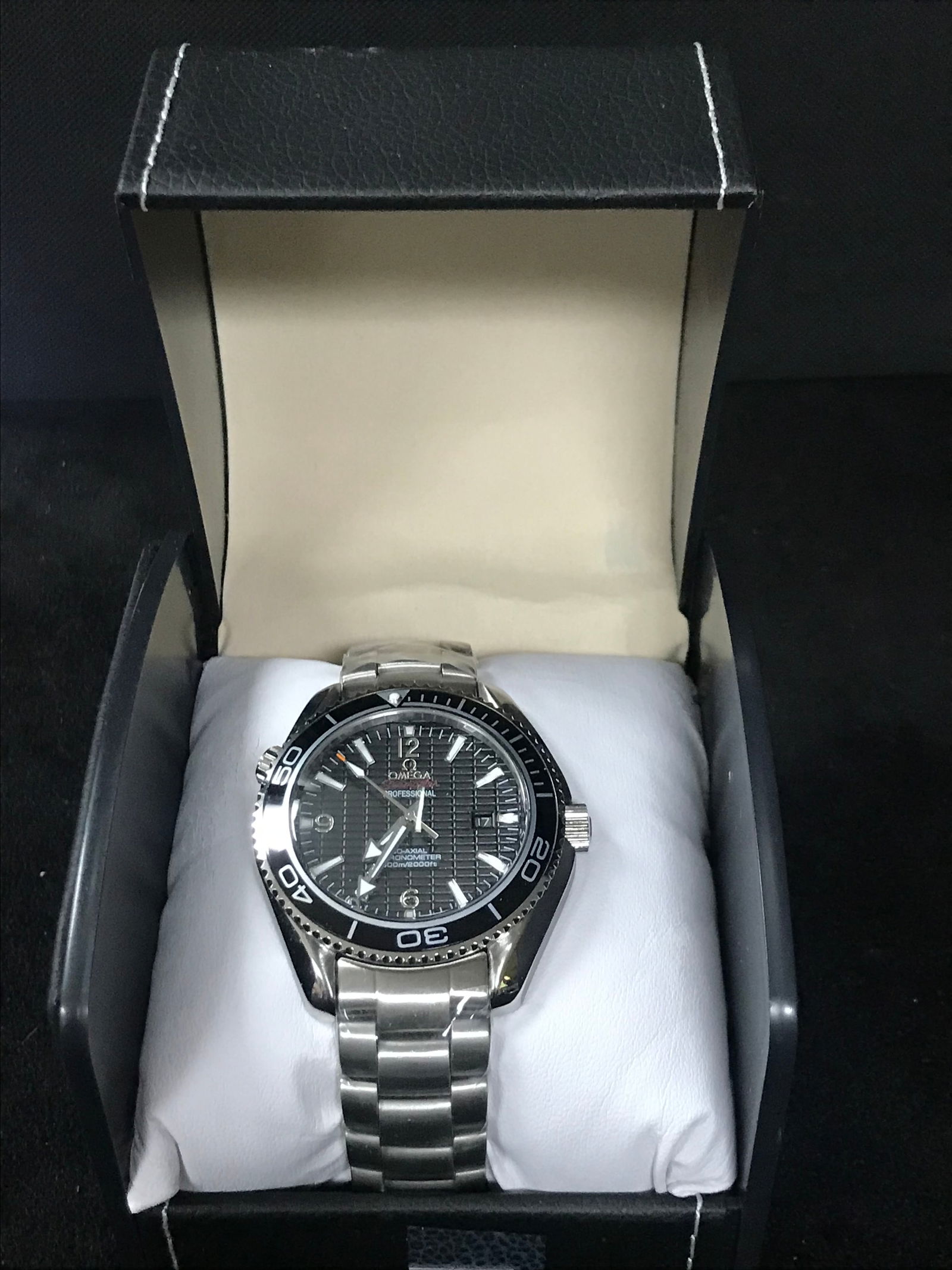 MENS OMEGA SEAMASTER PROFESSIONAL WITH BOX LIKE NEW (1 of 4)