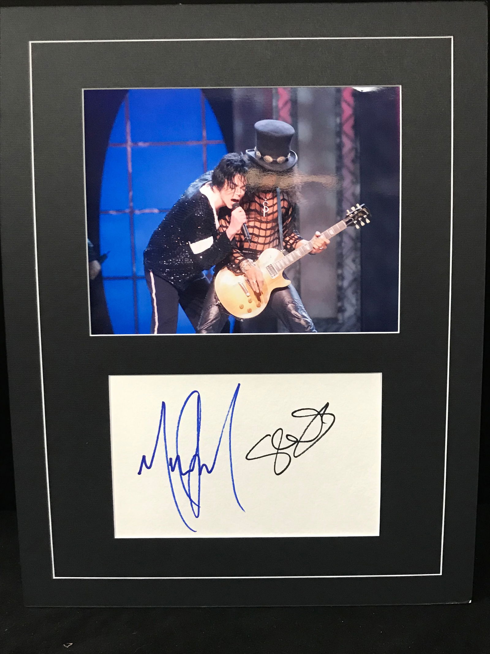 SLASH AND MICHAEL JACKSON SIGNED INDEX CARD DISPLAY (PREMIER AUTHENICS COA) (1 of 2)