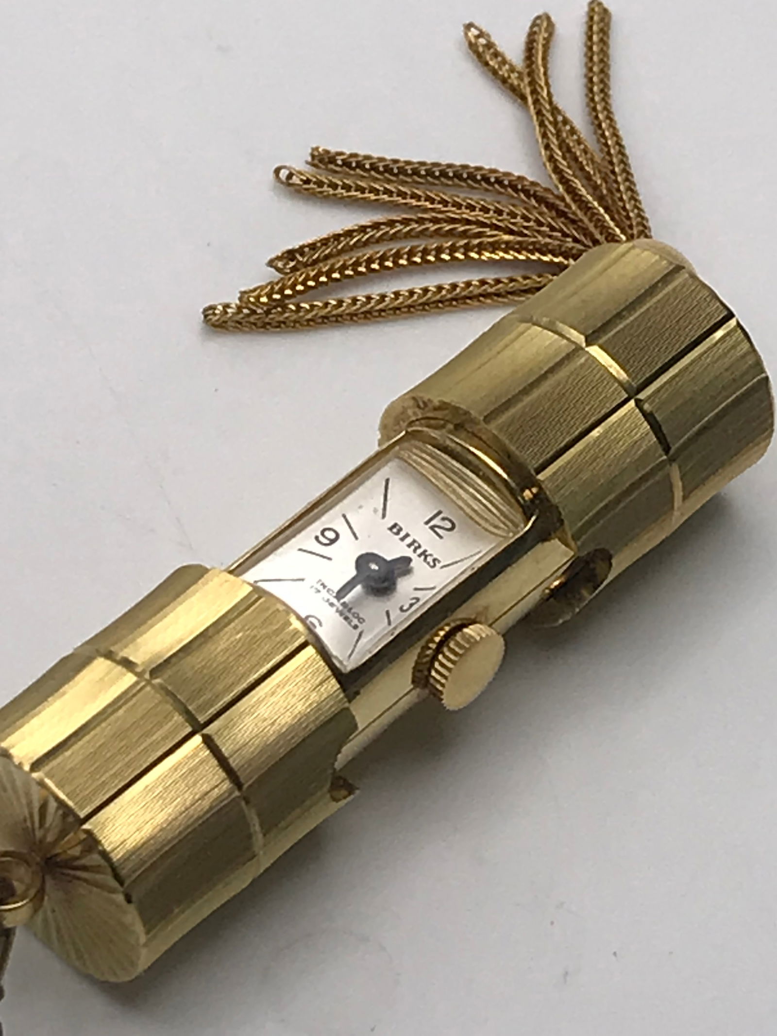 VINTAGE BIRKS HIDE AWAY MANUAL WIND NECKLACE WATCH WORKING GREAT (1 of 4)