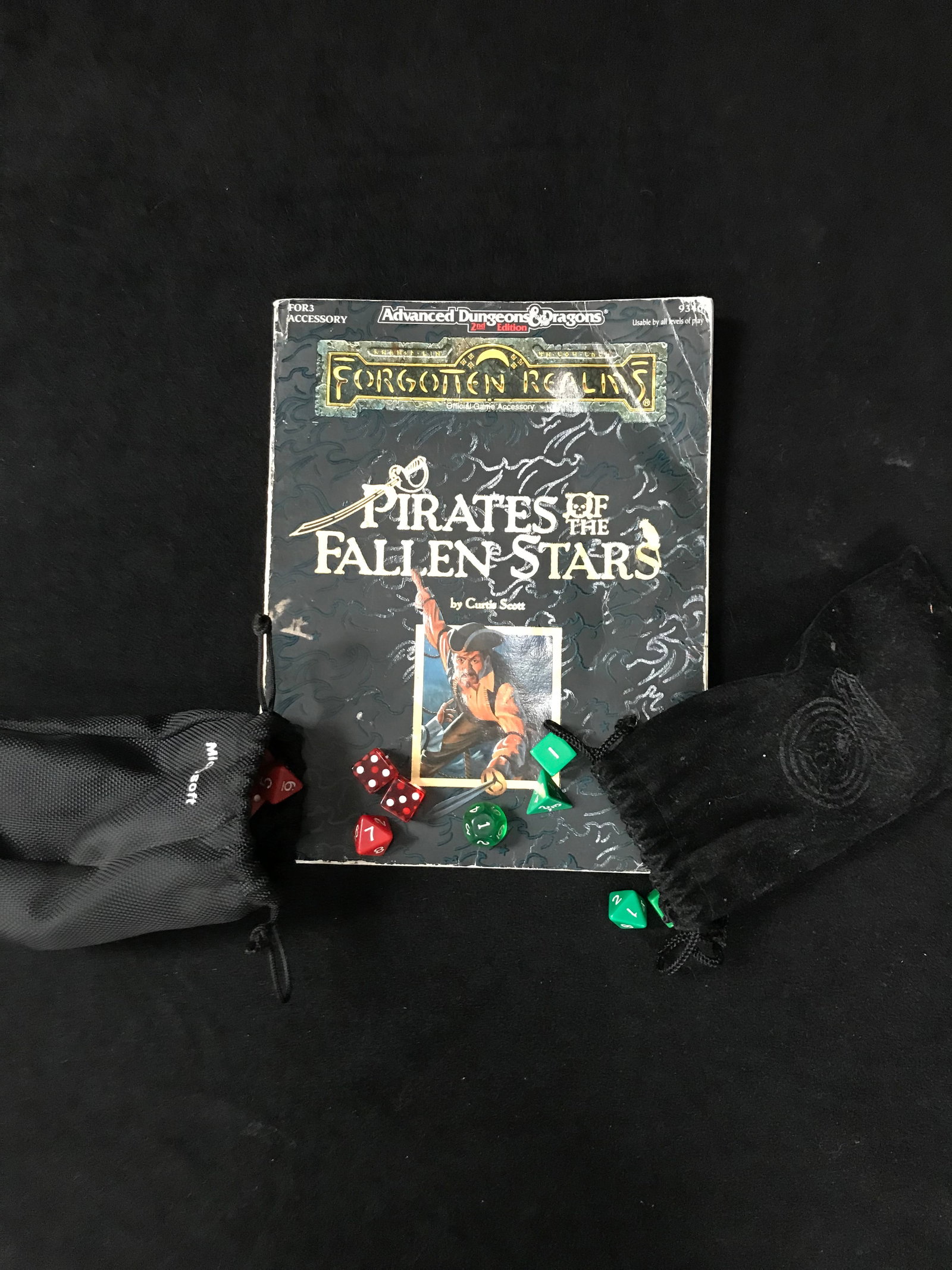 VINTAGE DUNGEONS AND DRAGONS PIRATES OF THE FALLEN STARS GAME BOOK AND DICE: Prices are in Canadian dollars