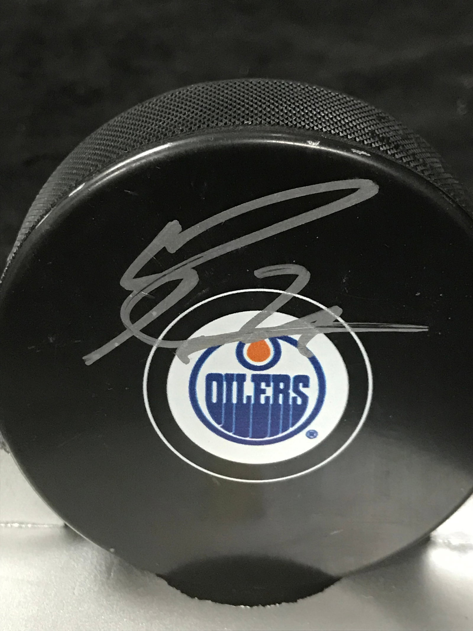 RYAN NUGENT HOPKINS SIGNED EDMONTON OILERS HOCKEY PUCK (BECKETT COA): Prices are in Canadian dollars