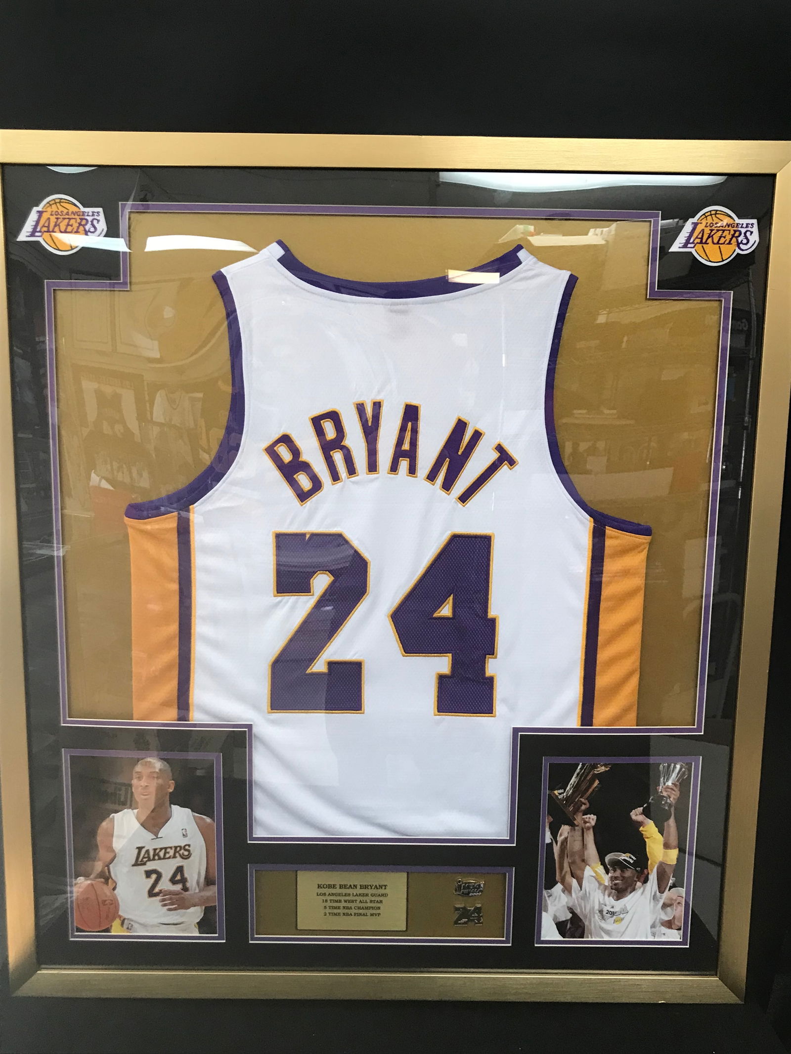 KOBE BRYANT CUSTOM FRAMED LA LAKERS JERSEY 24 X 40 (1 of 2)