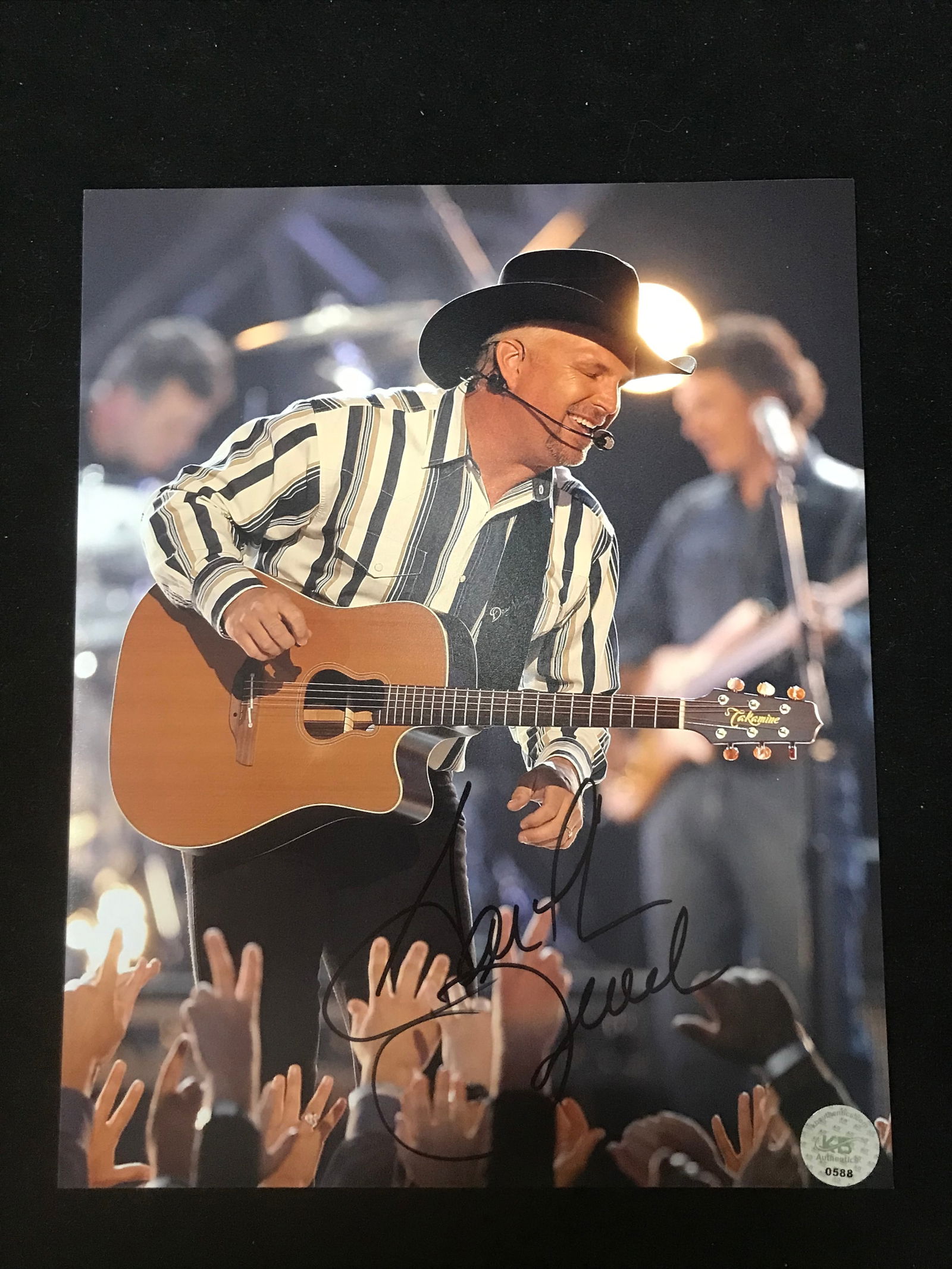 GARTH BROOKS SIGNED 8X10 PHOTO KB COA (1 of 1)