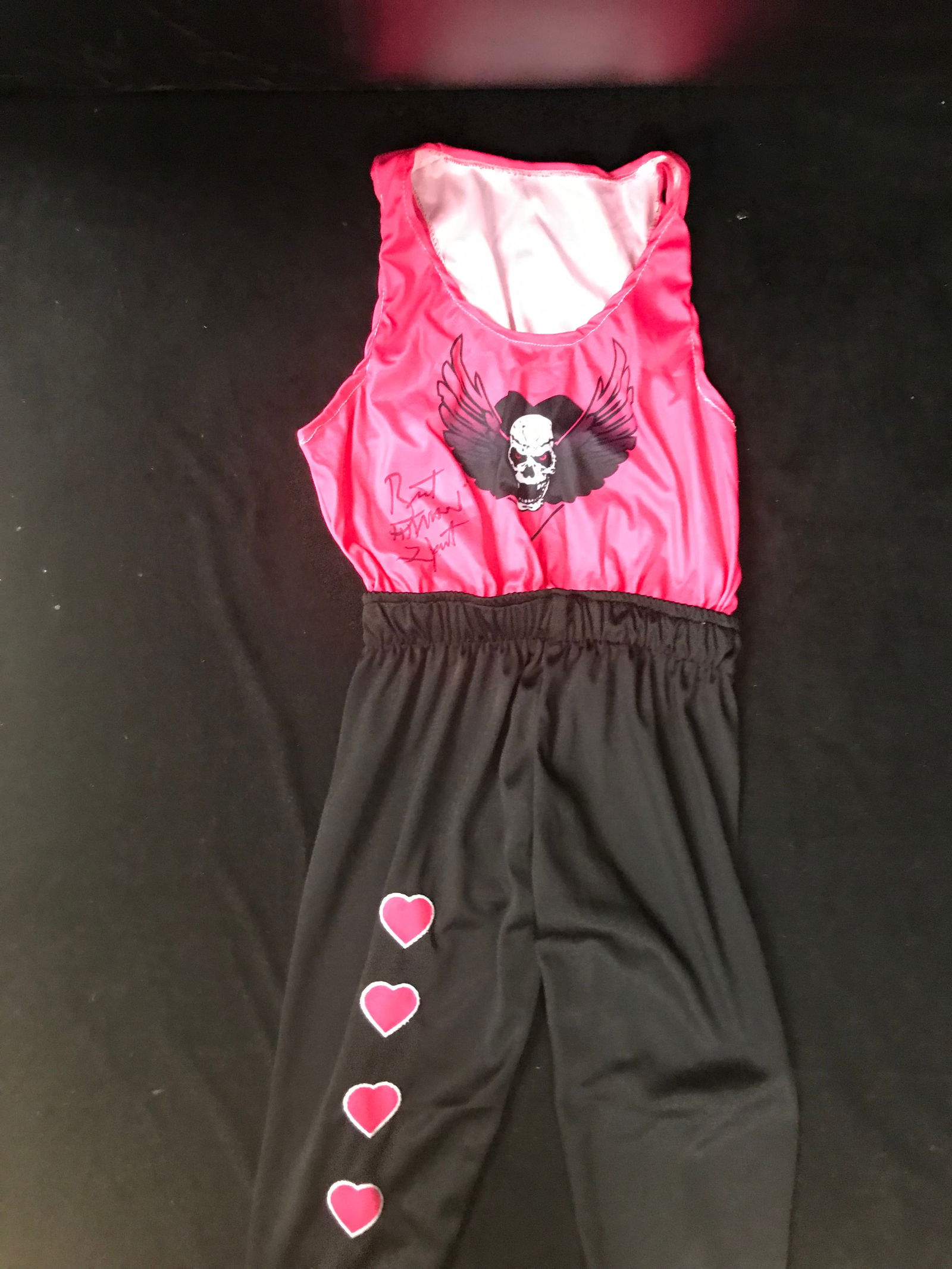 BRETT THE HITMAN HART SIGNED WRESTING COSTUME (JSA COA) (1 of 2)