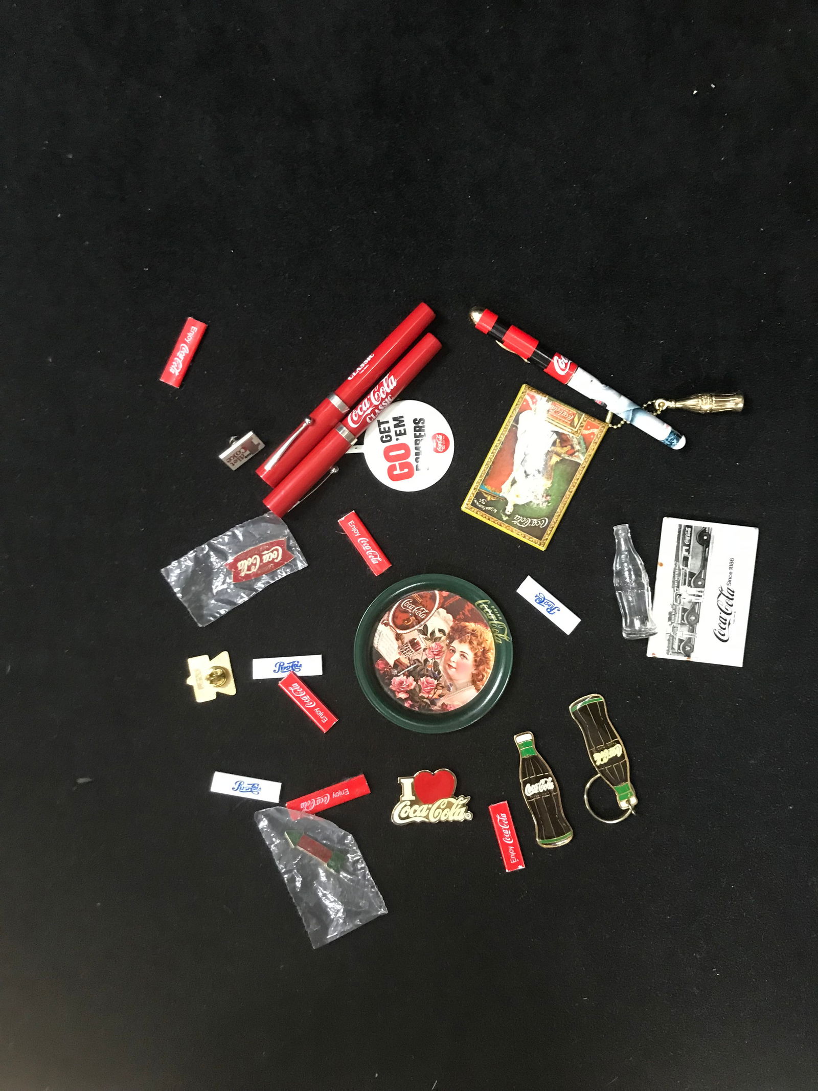 VINTAGE COCA COLA COLLECTIBLES LOT (1 of 1)