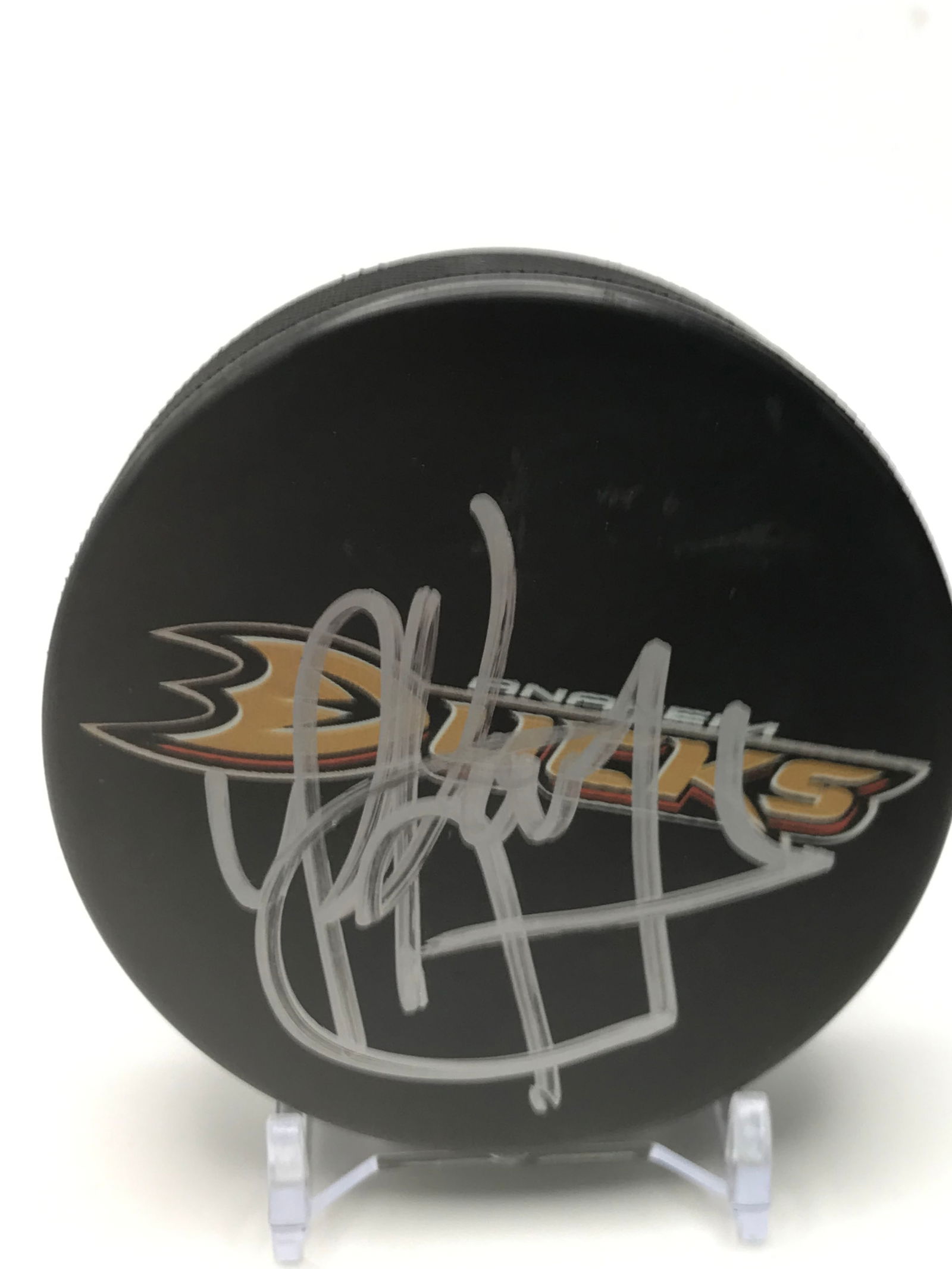 PAUL KARIYA SIGNED ANAHEIM DUCKS PUCK (GCG HOLO) (1 of 2)
