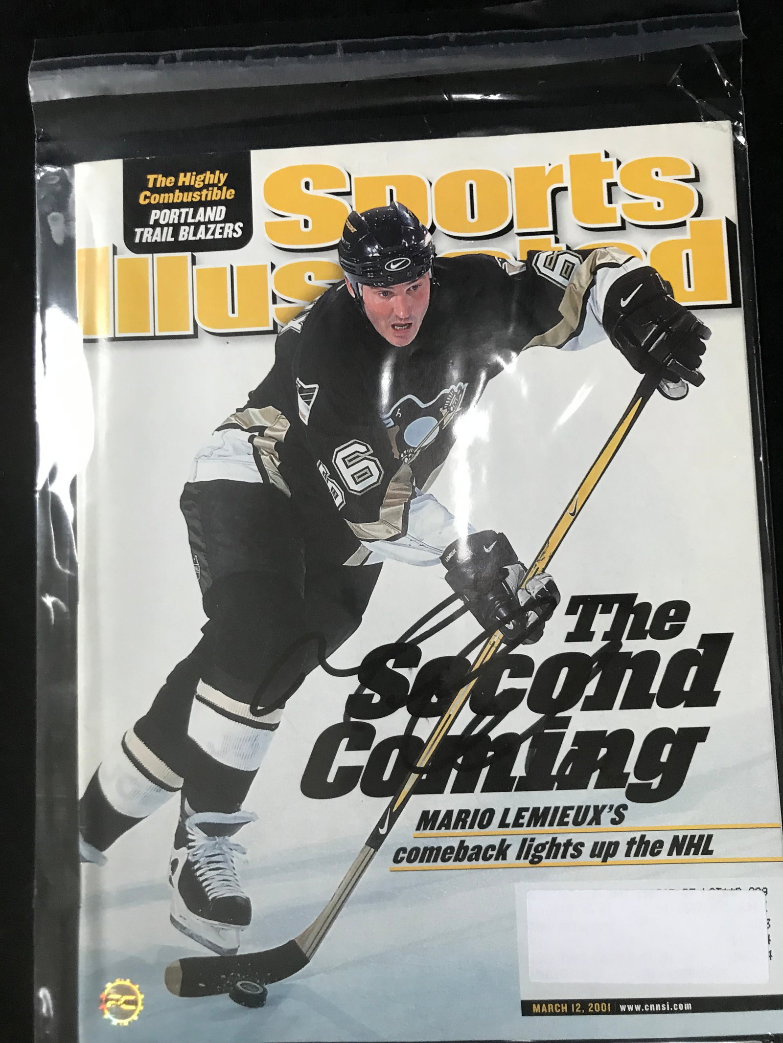 MARIO LEMIEUX SIGNED SPORTS ILLUSTRATED MAGAZINE COVER (PRO CERT COA): Prices are in Canadian dollars