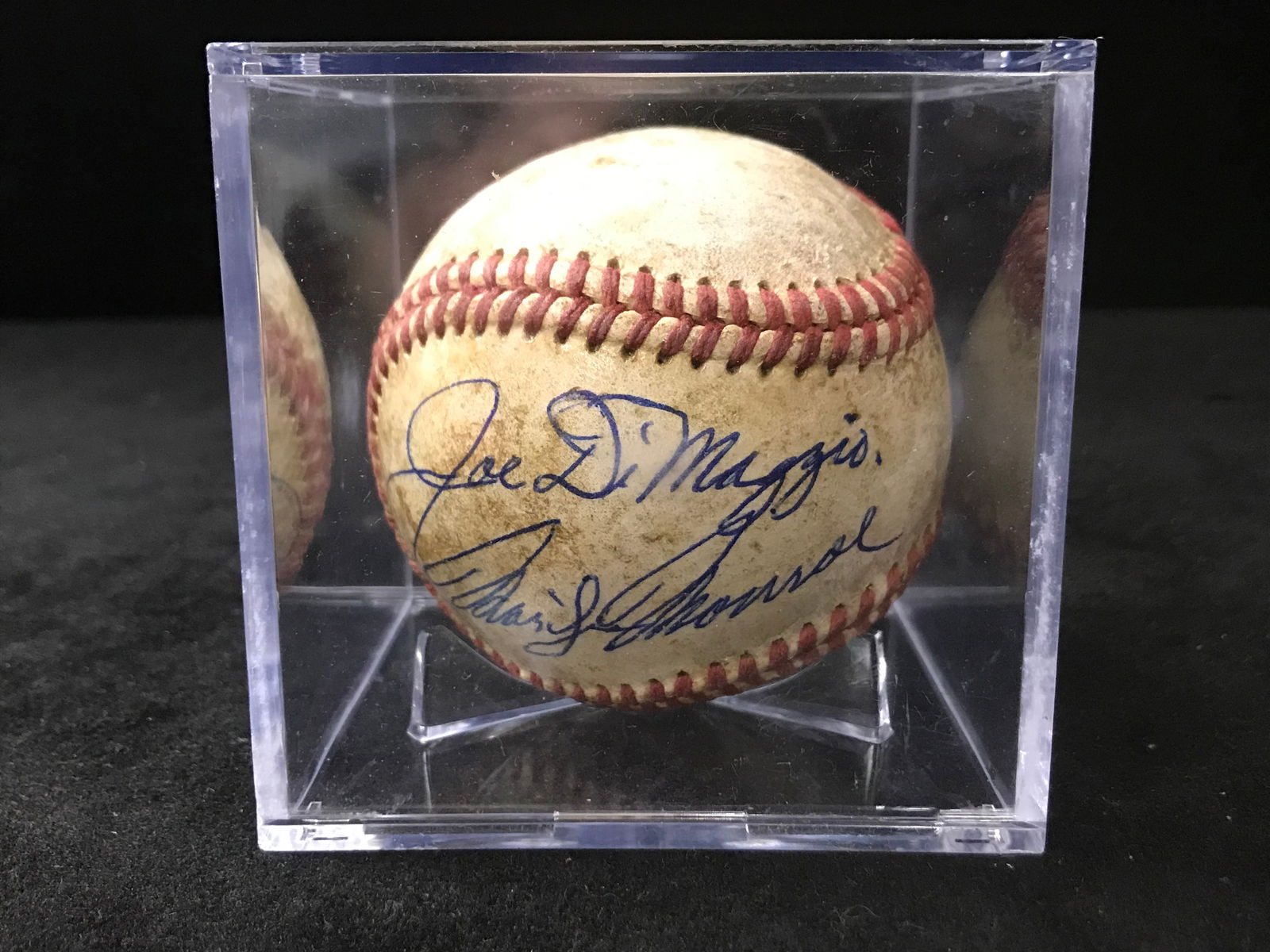 JOE DIMAGGIO AND MARILYN MUNROE SIGNED BASEBALL (GFA COA) (1 of 3)