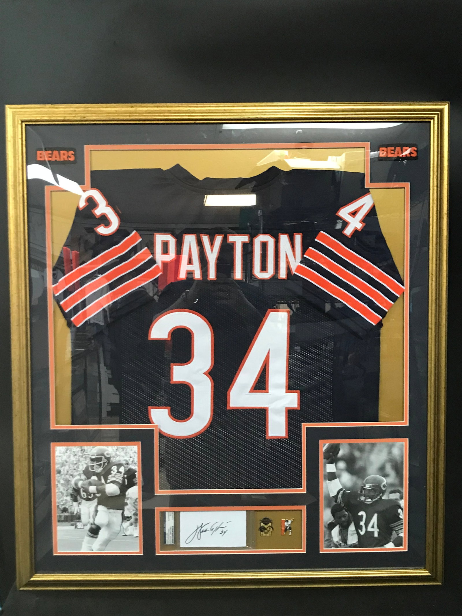 WALTER PAYTON SIGNED INDEX CARD AND JERSEY DISPLAY  (PSA DNA (1 of 2)