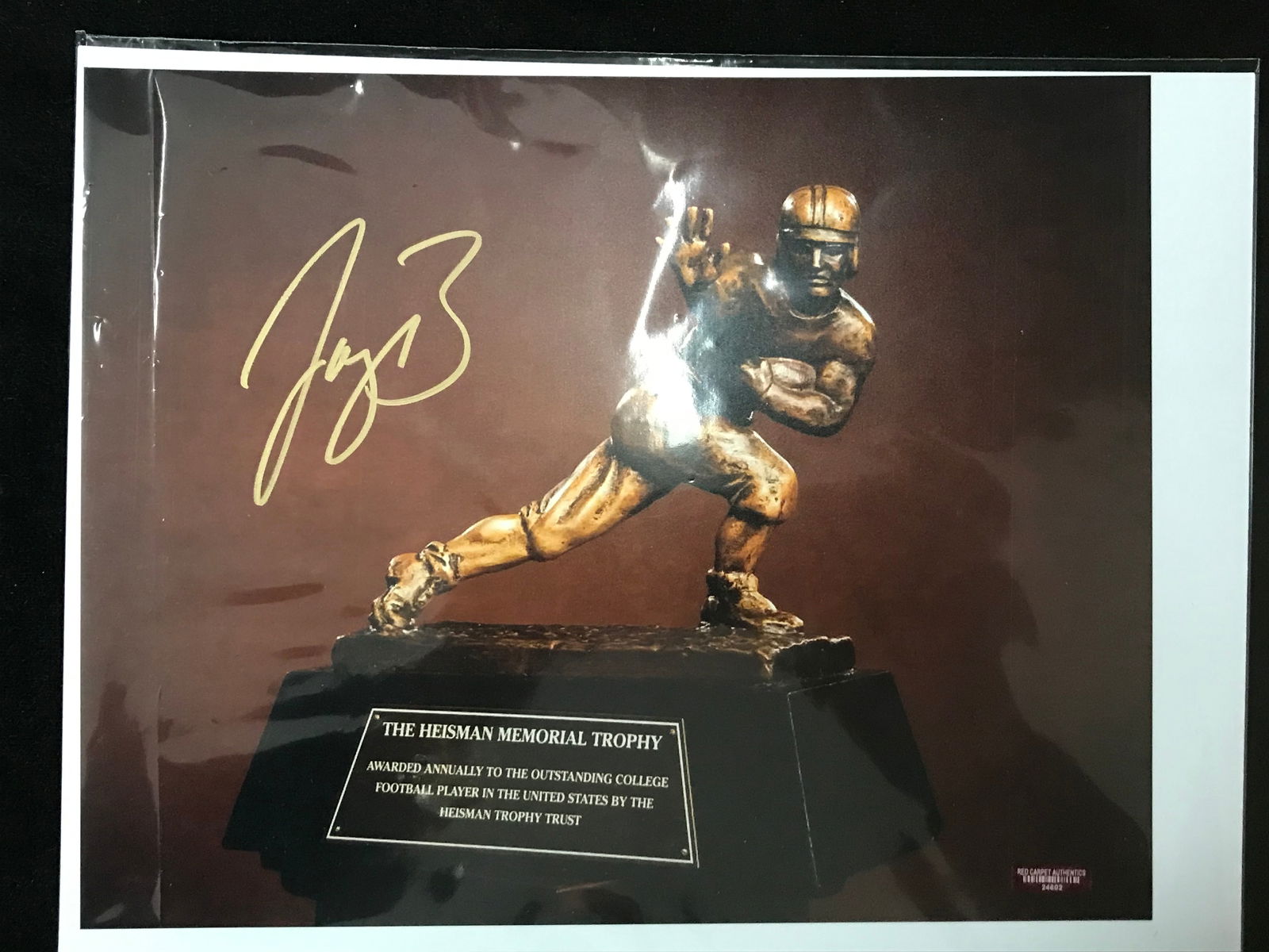 JOE BURROW SIGNED 8 X 10 (RED CARPET COA) (1 of 2)