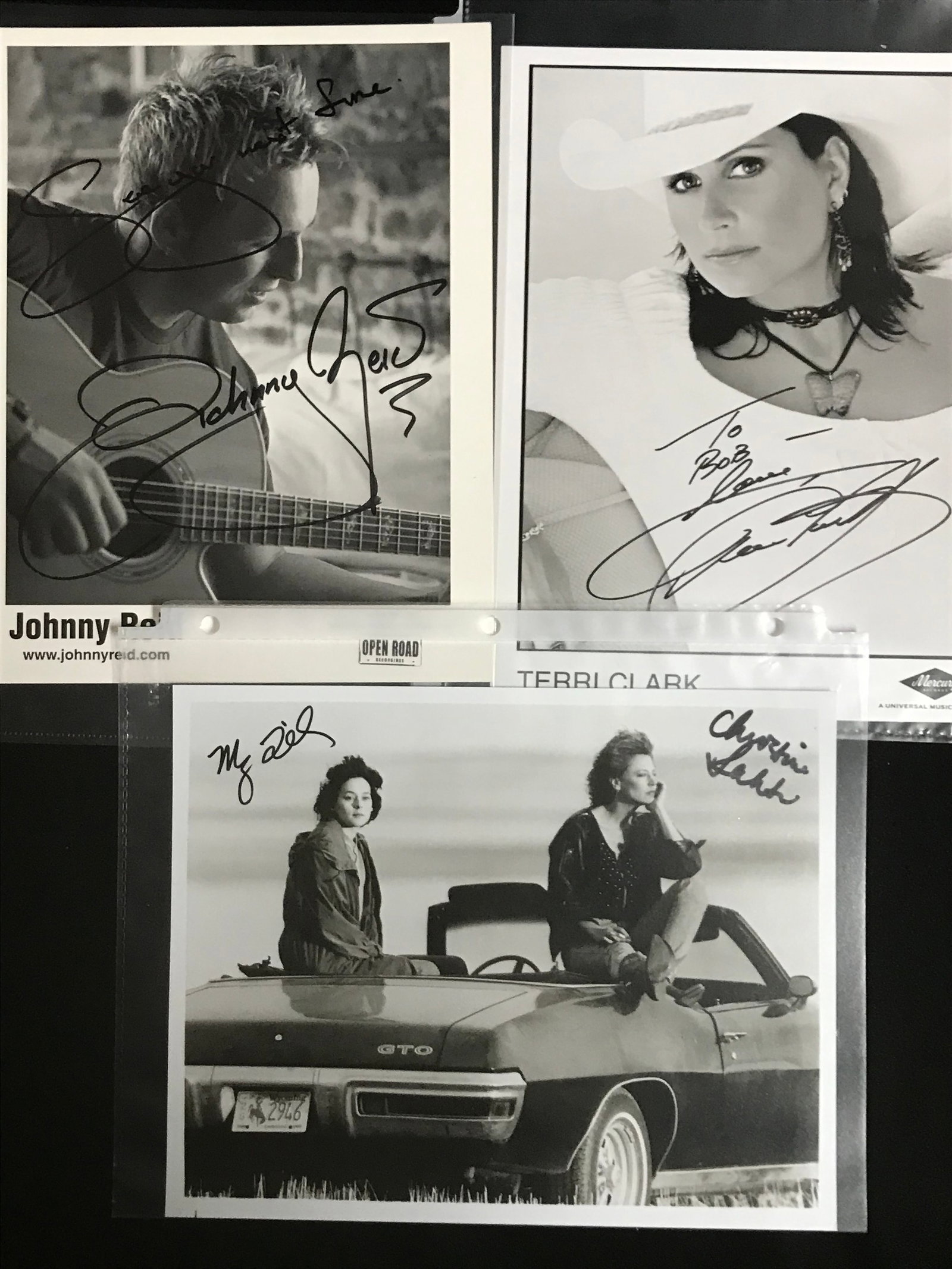 COUNTRY MUSIC SINGERS AUTOGRAPHED 8 X 10 LOT: Prices are in Canadian dollars