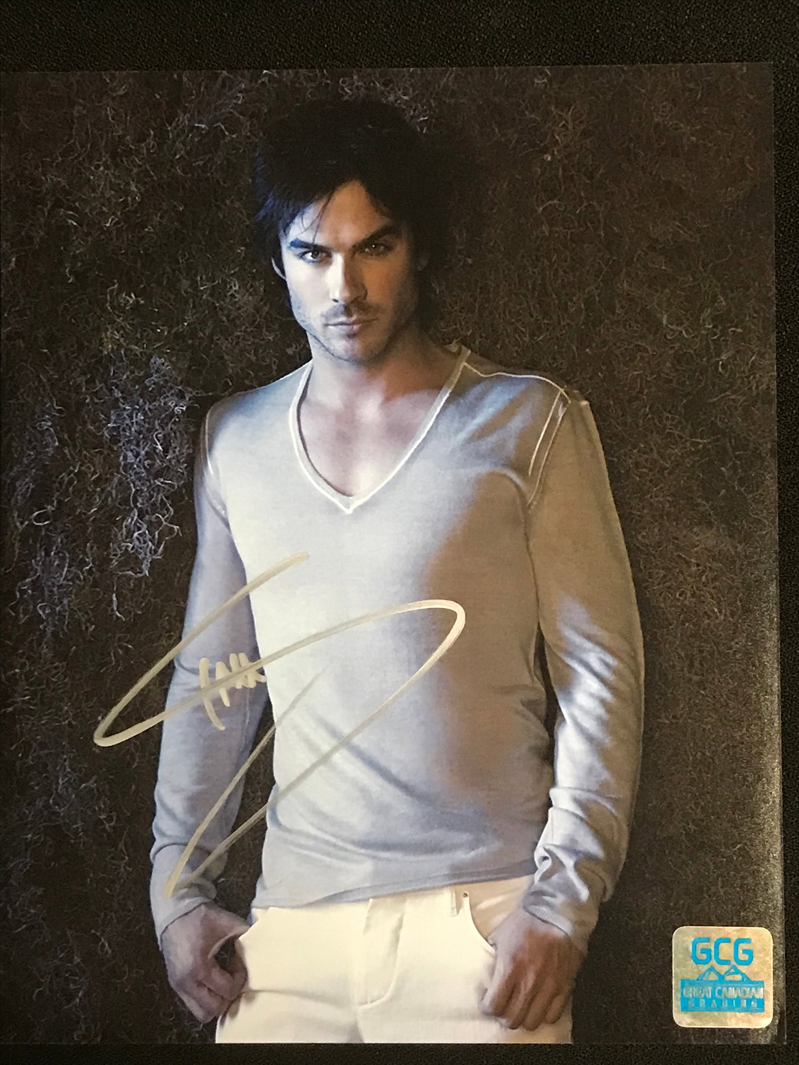 IAN SOMERHALDER SIGNED 8 X 10 (GCG HOLO): Prices are in Canadian dollars