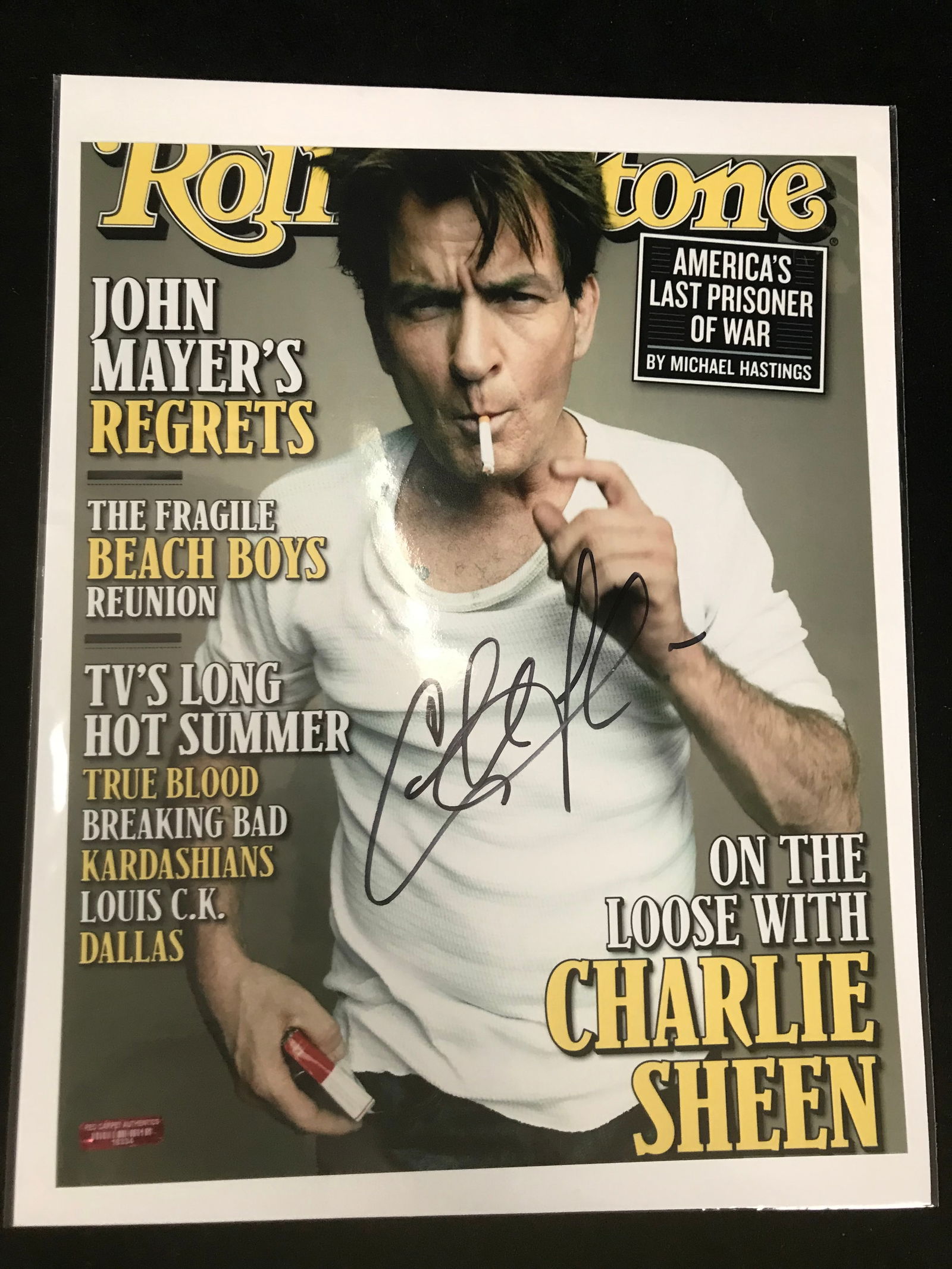 CHARLIE SHEEN SIGNED ROLLING STONES MAGAZINE COVER (RED CARPET COA) (1 of 2)