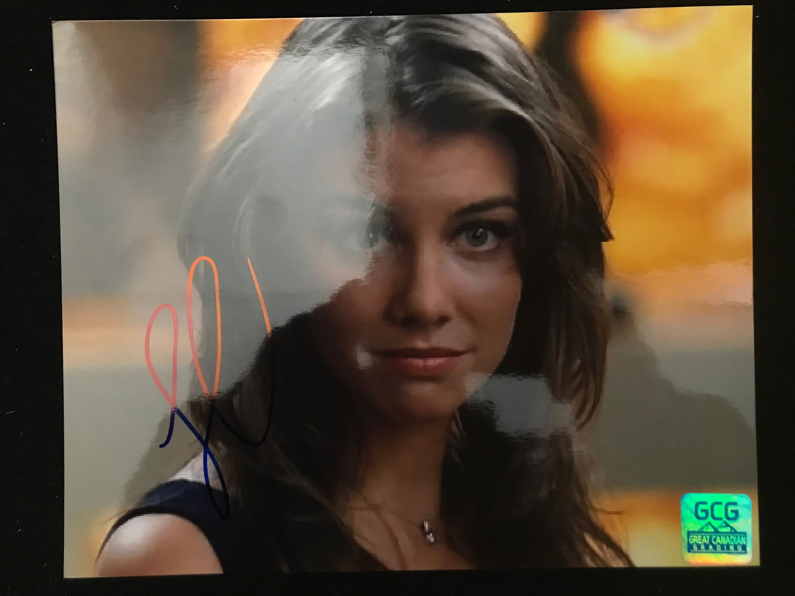 LAUREN COHEN SIGNED THE WALKING DEAD 8 X 10 (GCG HOLO) (1 of 1)