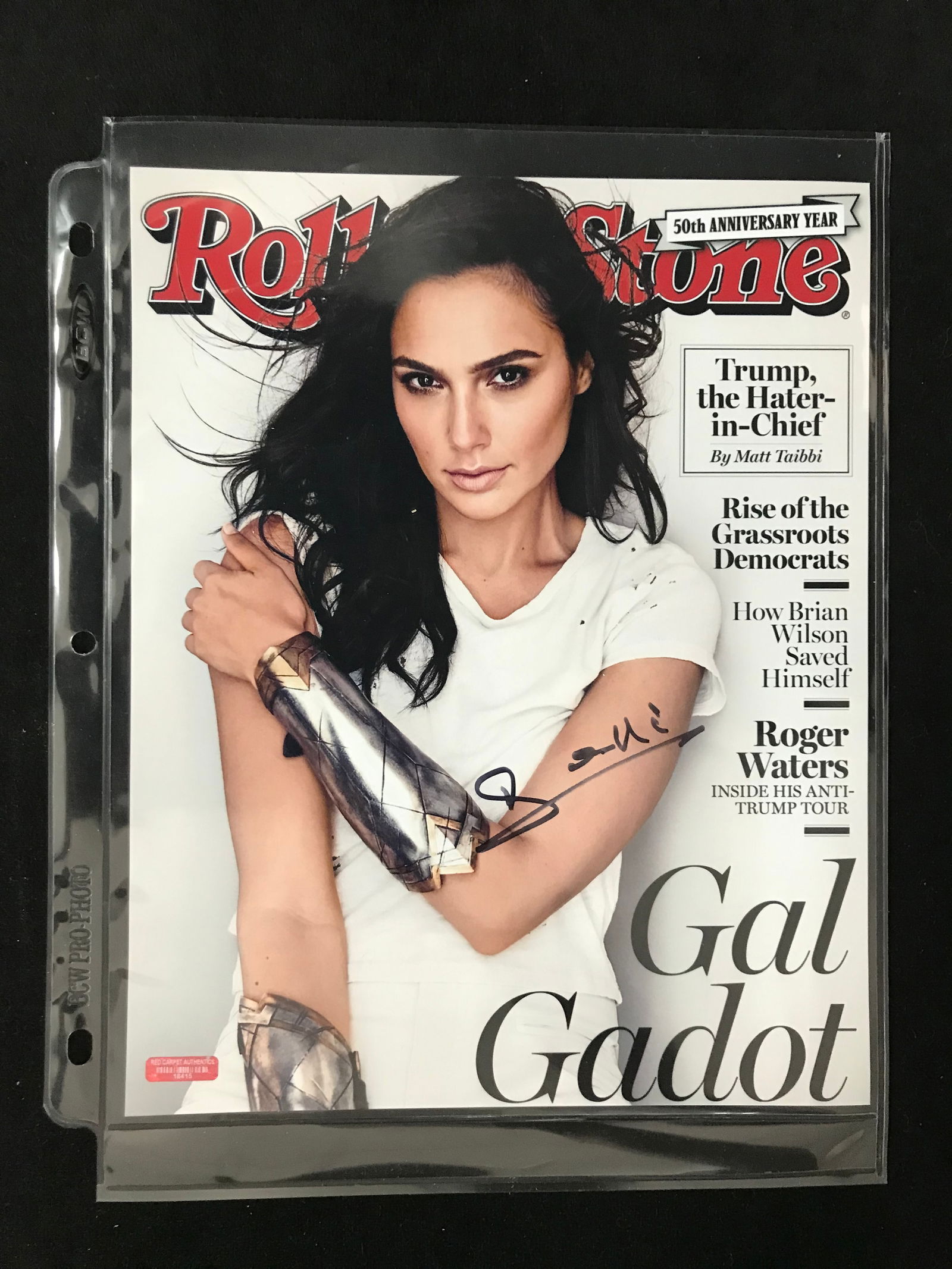 GAL GADOT SIGNED ROLLING STONES COVER RED CARPET COA (1 of 1)