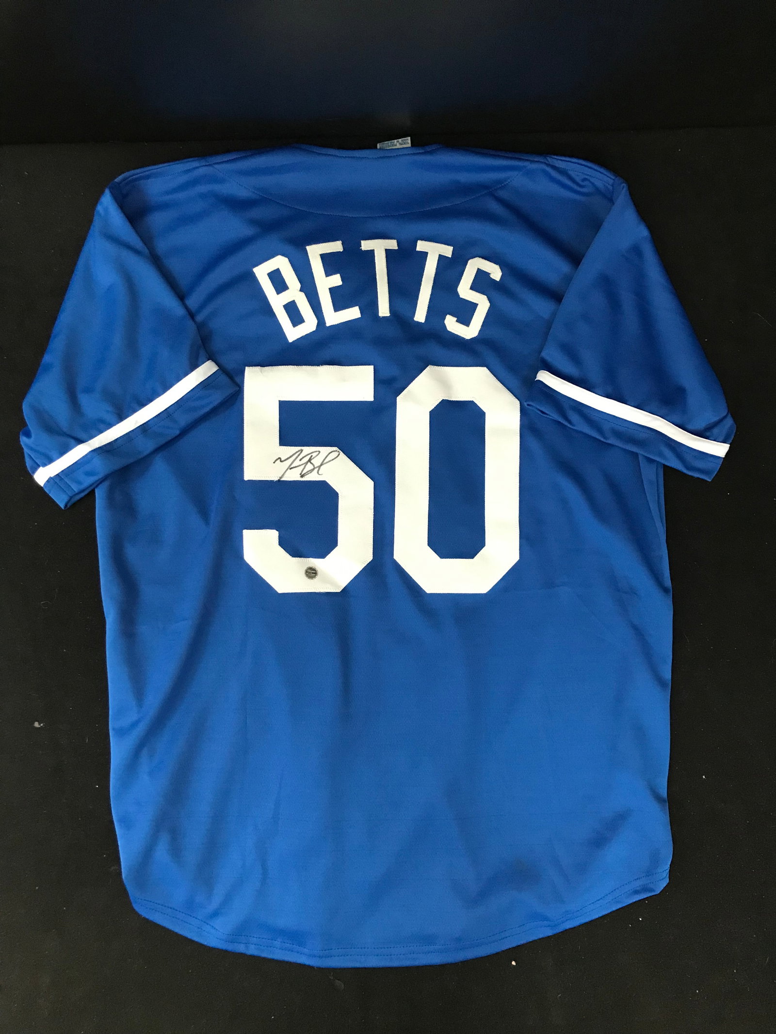 MOOKIE BETTS SIGNED L.A DODGERS BASEBALL JERSEY (PRO CERT COA) (1 of 3)