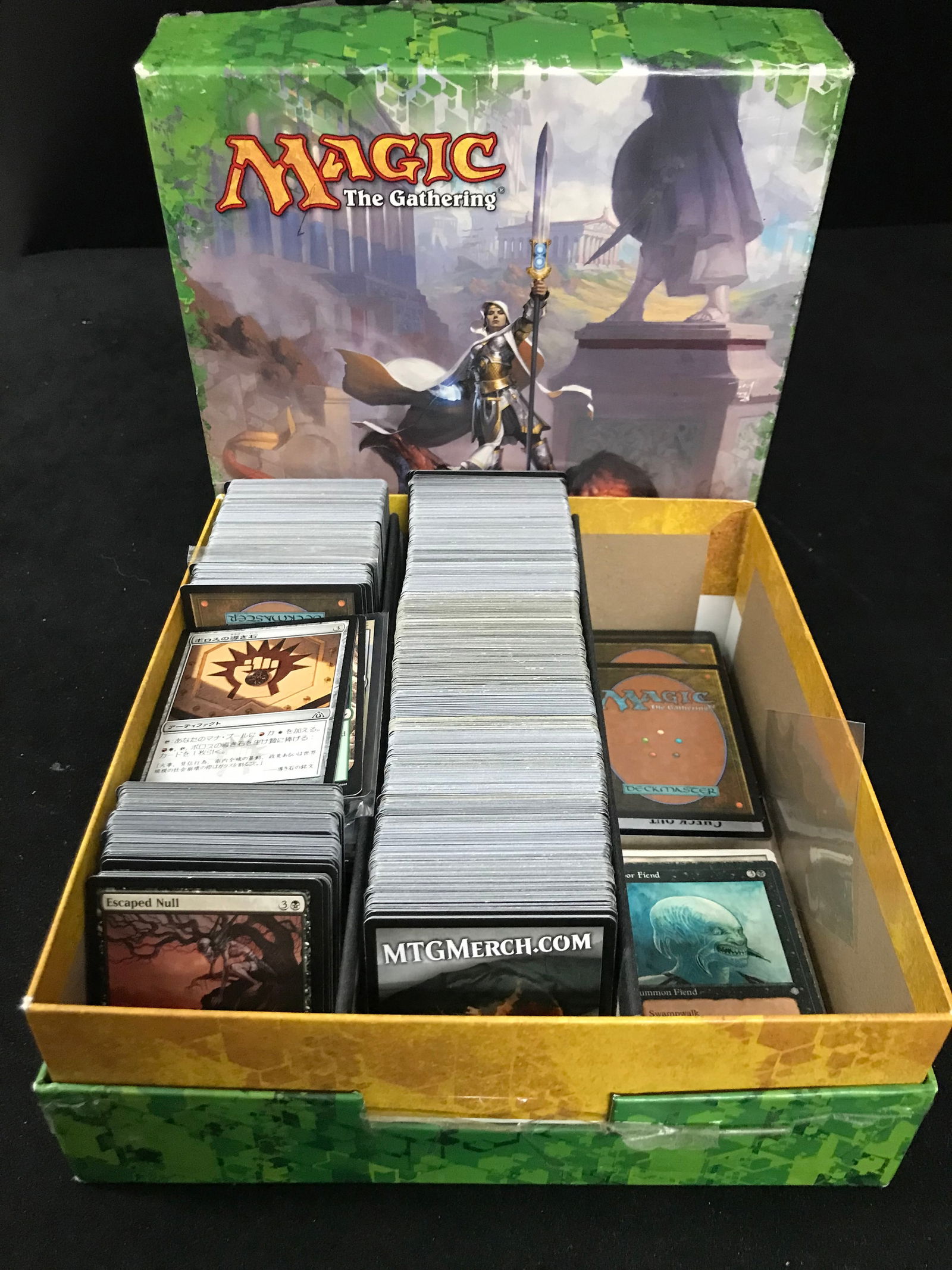 LARGE MAGIC THE GATHERING CARD LOT (1 of 1)