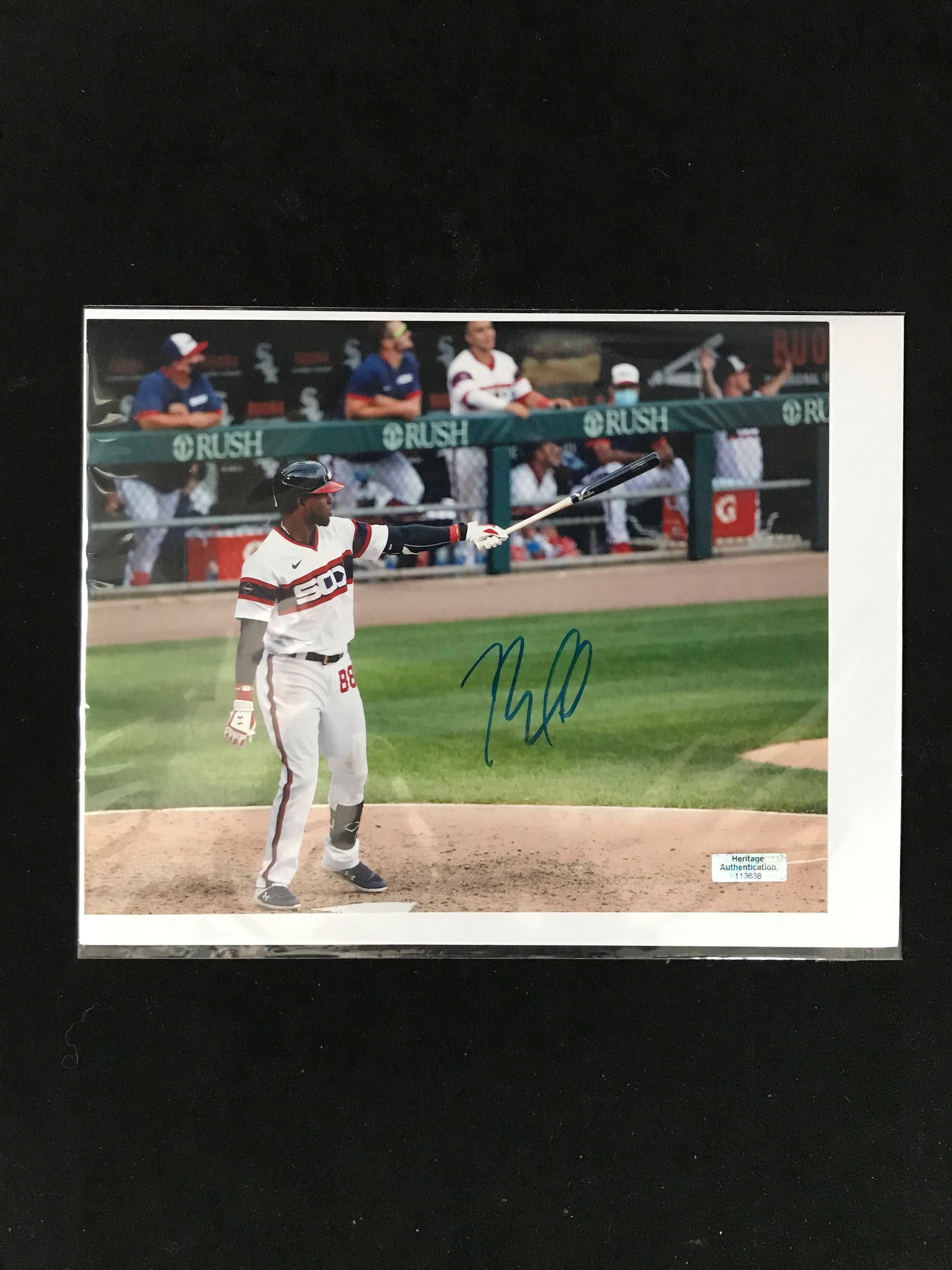 LUIS ROBERT SIGNED 8 X 10 (AUTHENTICATION DIRECT COA) (1 of 2)