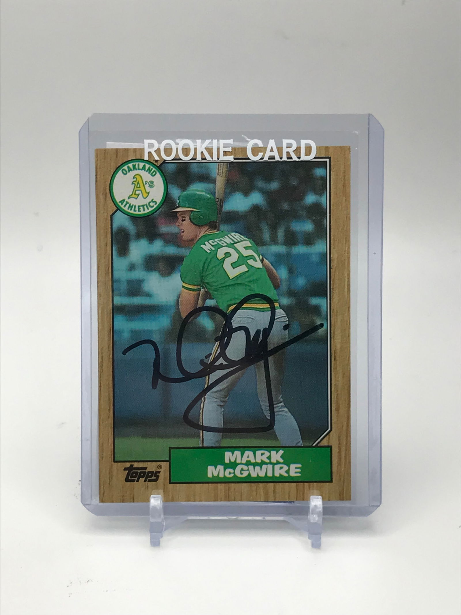 MARK MCGWIRE SIGNED TOPPS ROOKIE CARD (AUTOGRAPH AUTHENTIC COA) (1 of 2)