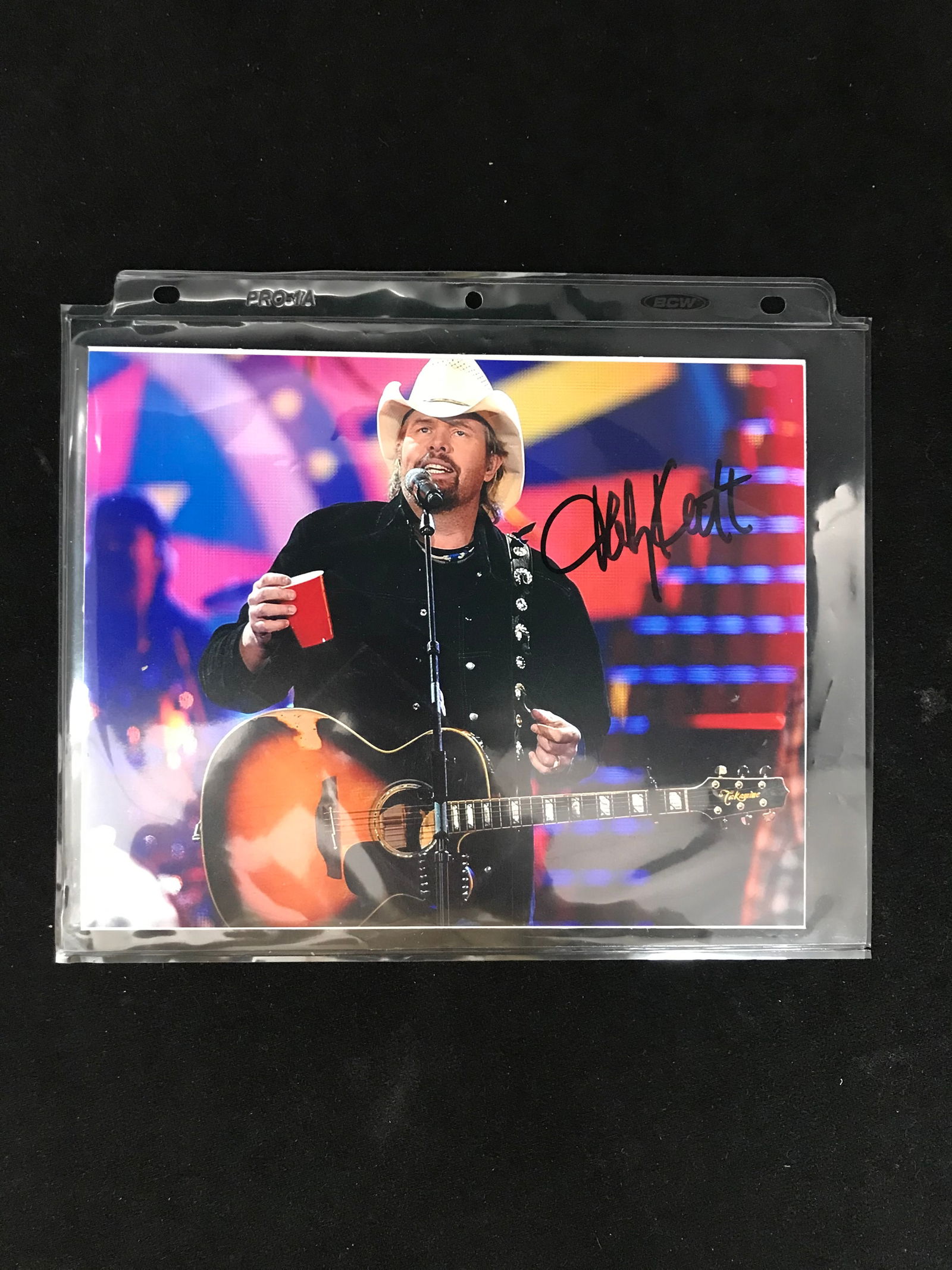 TOBY KEITH SIGNED 8X10 PHOTO GAA COA (1 of 2)