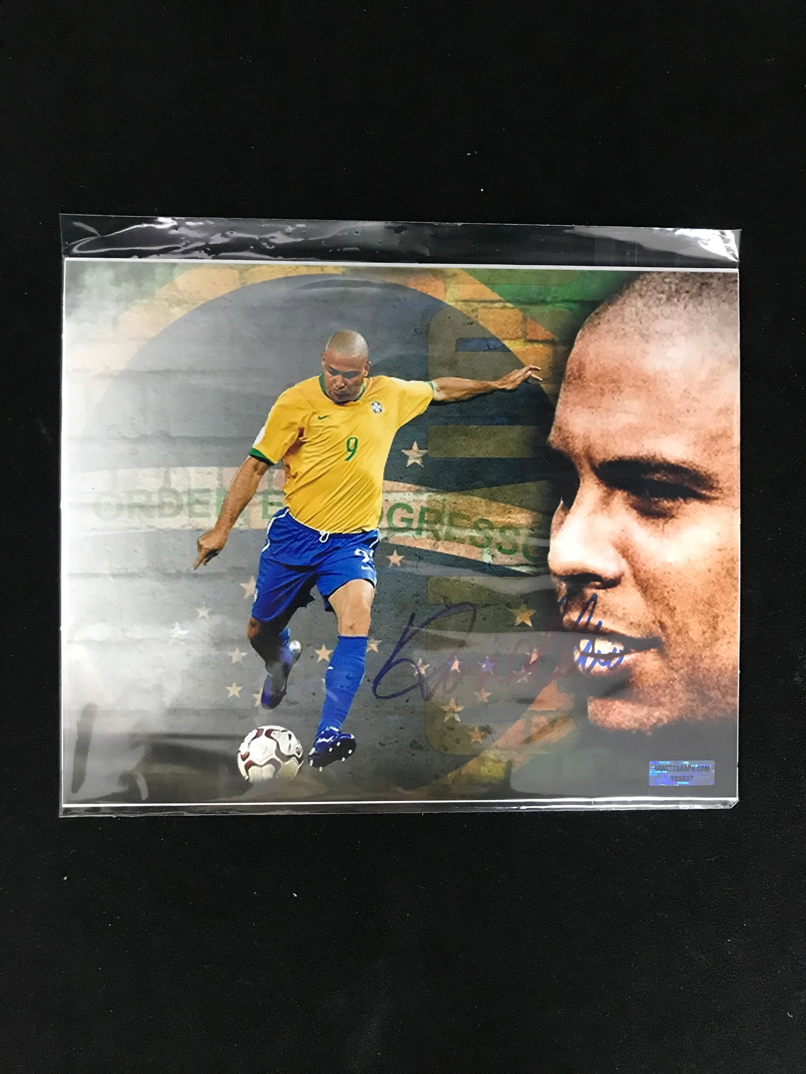 RONALDO NAZARIO SIGNED 8X10 PHOTO GAA COA: Prices are in Canadian dollars