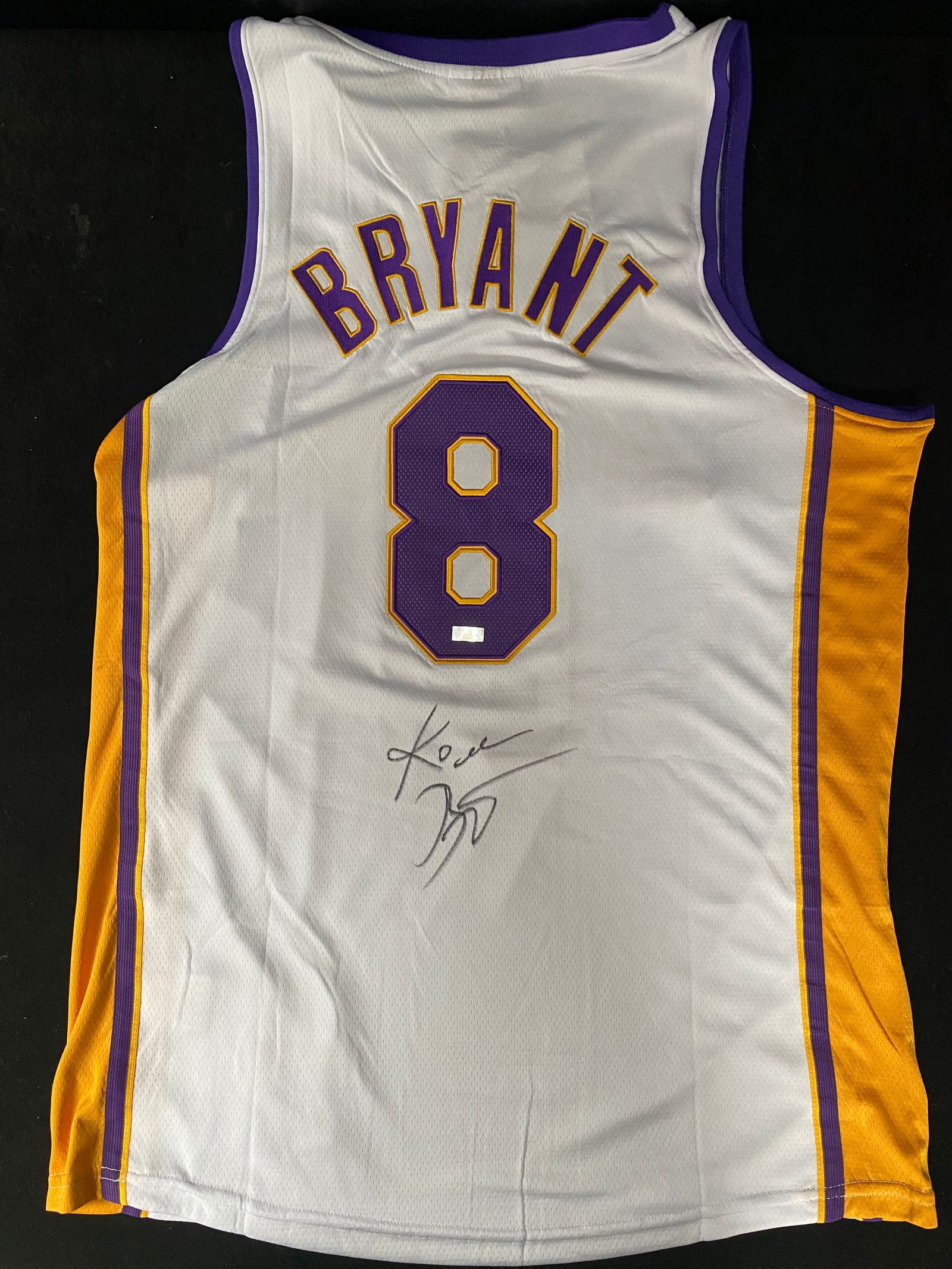 KOBE BRYANT SIGNED LAKERS JERSEY PANINI AUTHENTICS COA (1 of 3)