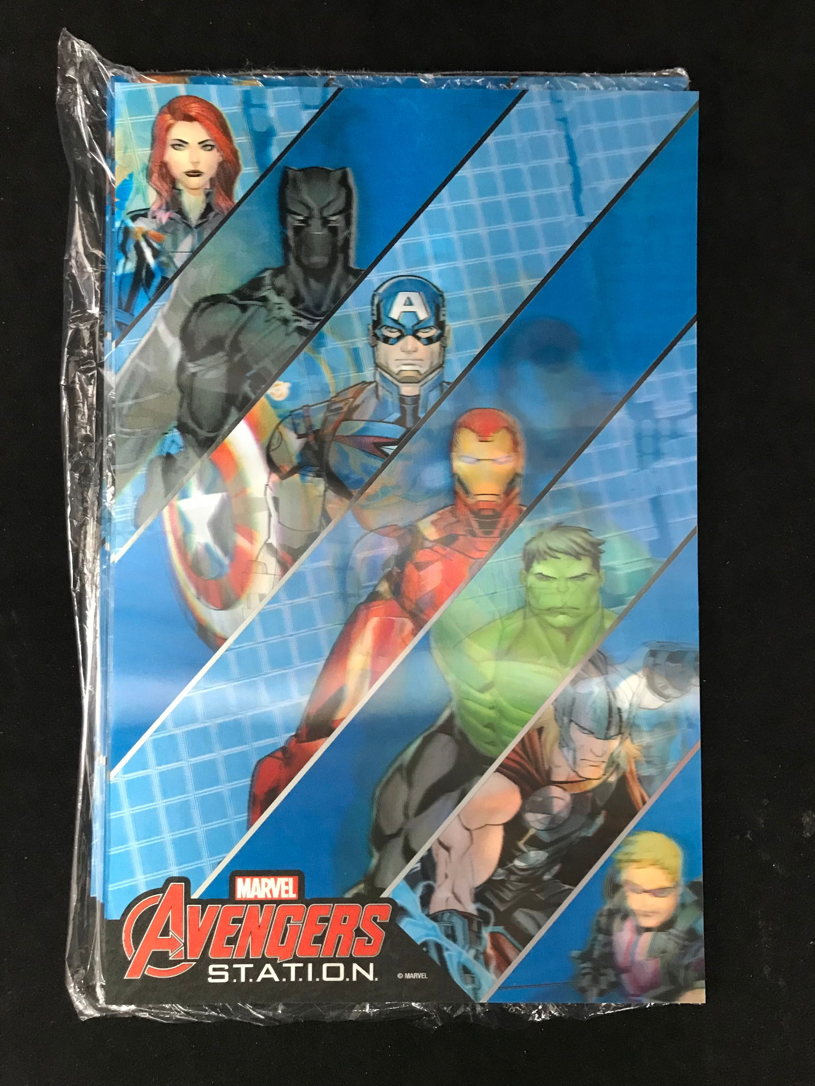 LOT OF 25 NEW 3D AVENGERS 11 X 18 POSTERS (1 of 2)